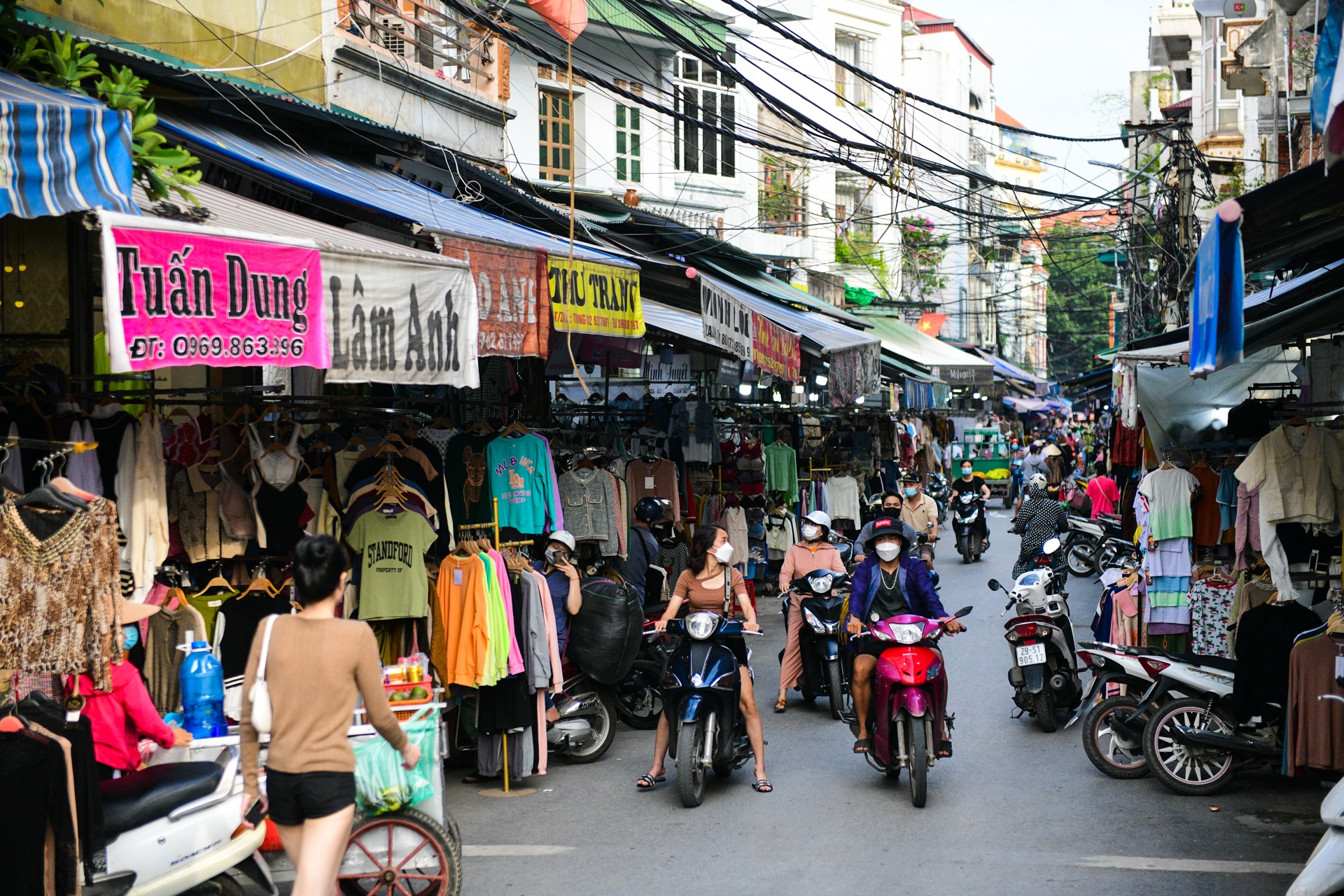 cho Ninh Hiep,  cho quan ao Ha Noi anh 8