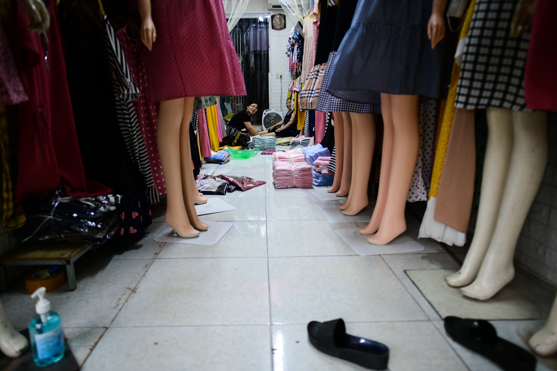 cho Ninh Hiep,  cho quan ao Ha Noi anh 7