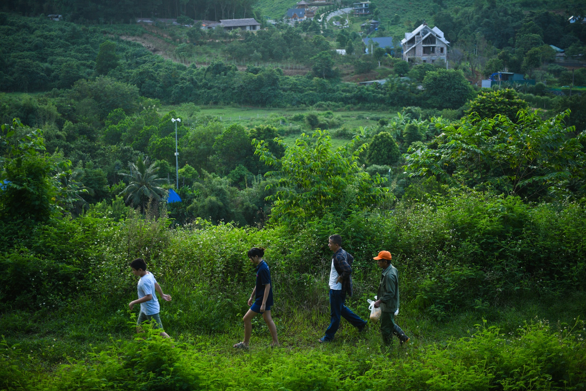 bo pho ve que,  tre em Ha Noi anh 80