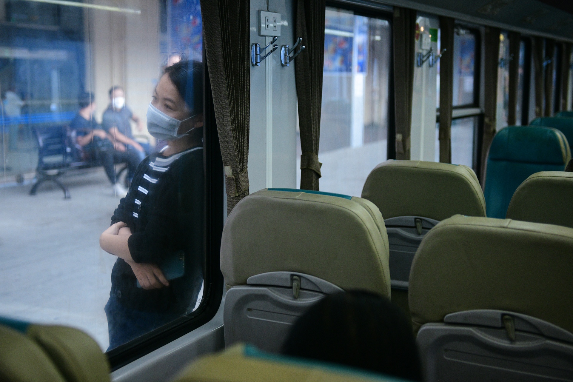 ga Ha Noi,  tau hoat dong tro lai,  chuyen tau dau tien anh 4