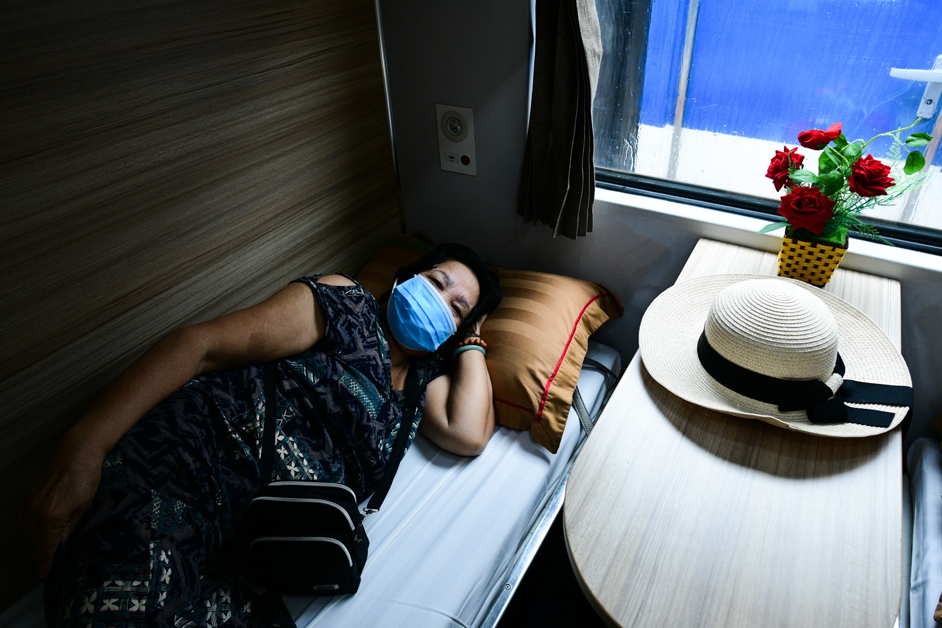 ga Ha Noi,  tau hoat dong tro lai,  chuyen tau dau tien anh 11