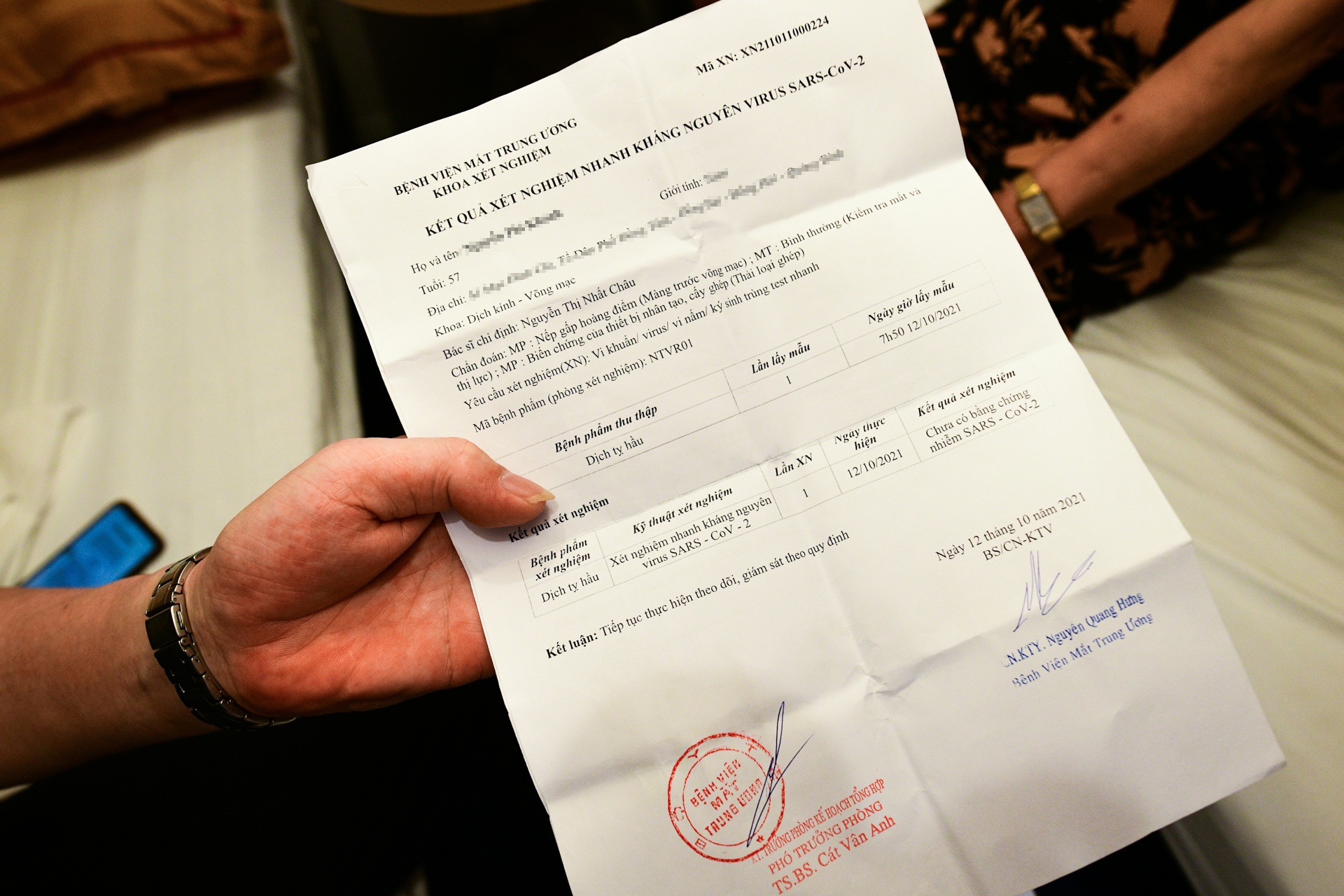 ga Ha Noi,  tau hoat dong tro lai,  chuyen tau dau tien anh 12