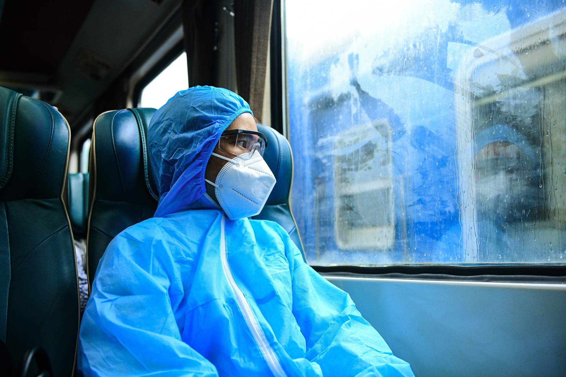 ga Ha Noi,  tau hoat dong tro lai,  chuyen tau dau tien anh 6