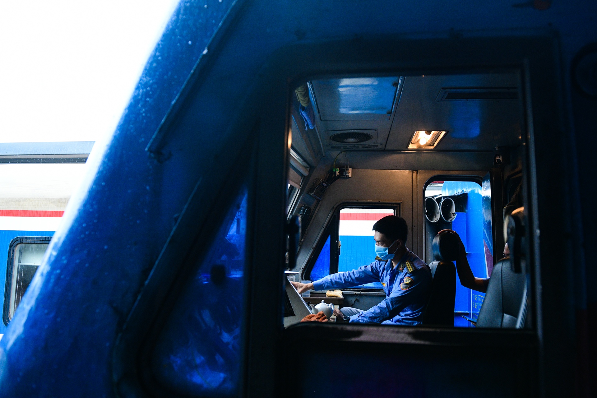 ga Ha Noi,  tau hoat dong tro lai,  chuyen tau dau tien anh 14