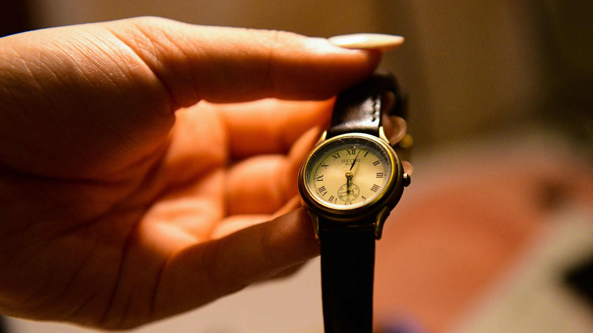 co giao day yoga,  mo mat can,  vien mat Ha Noi anh 7