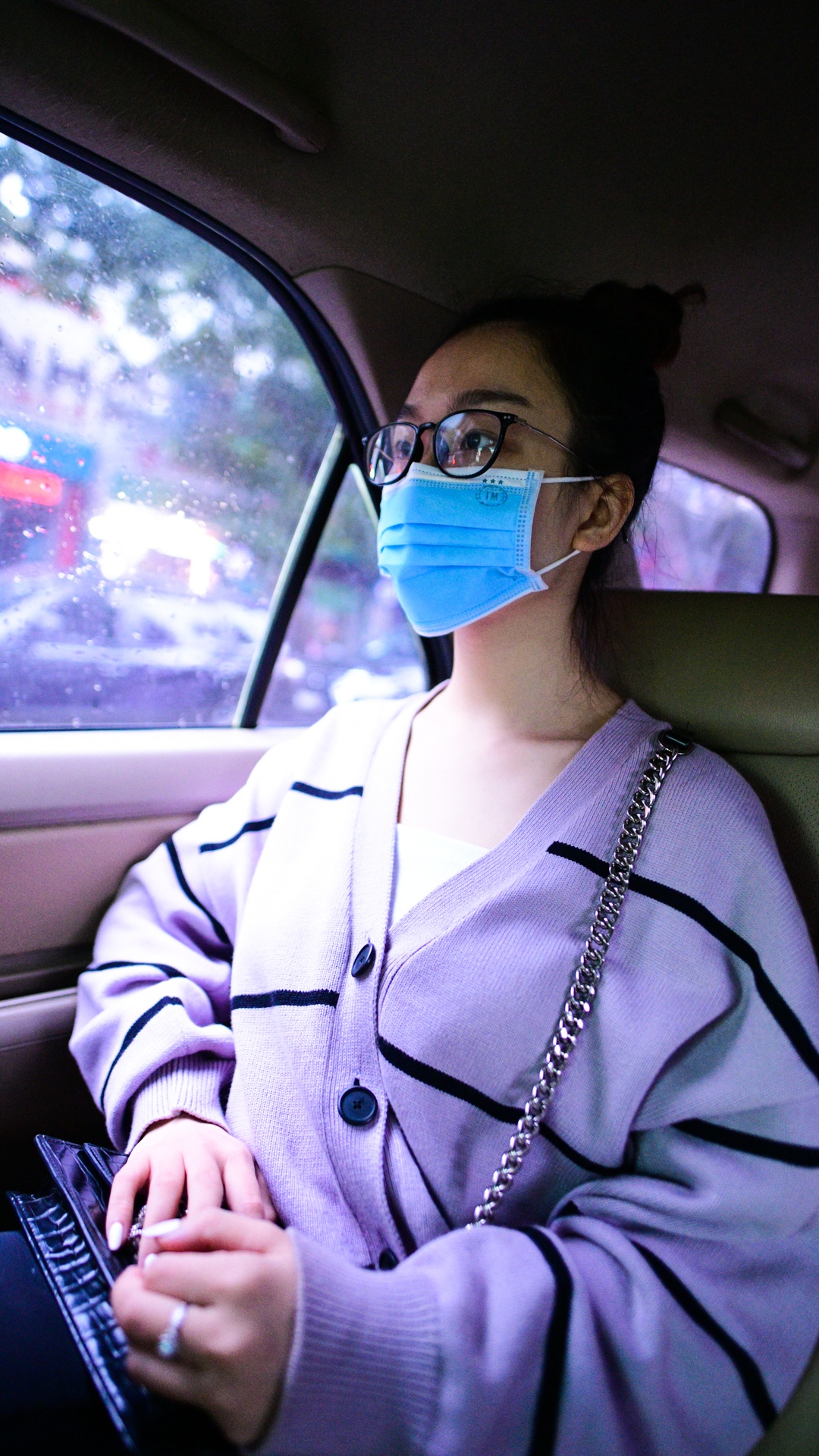 co giao day yoga,  mo mat can,  vien mat Ha Noi anh 11