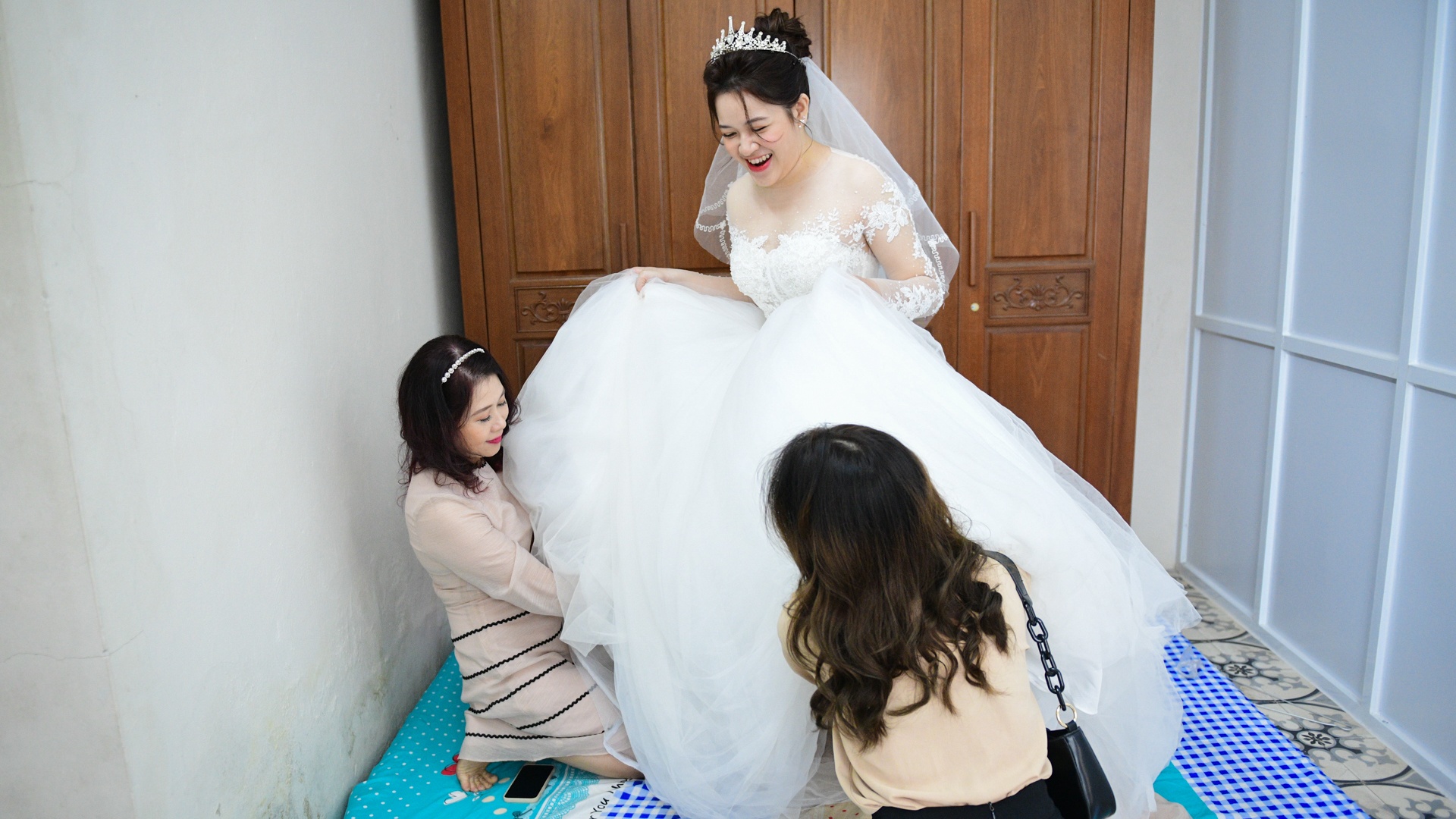 dam cuoi mua dich anh 16