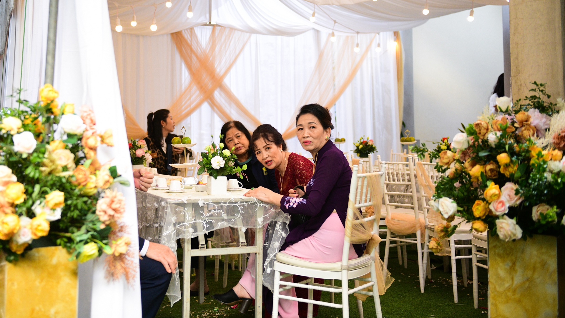 dam cuoi mua dich anh 18