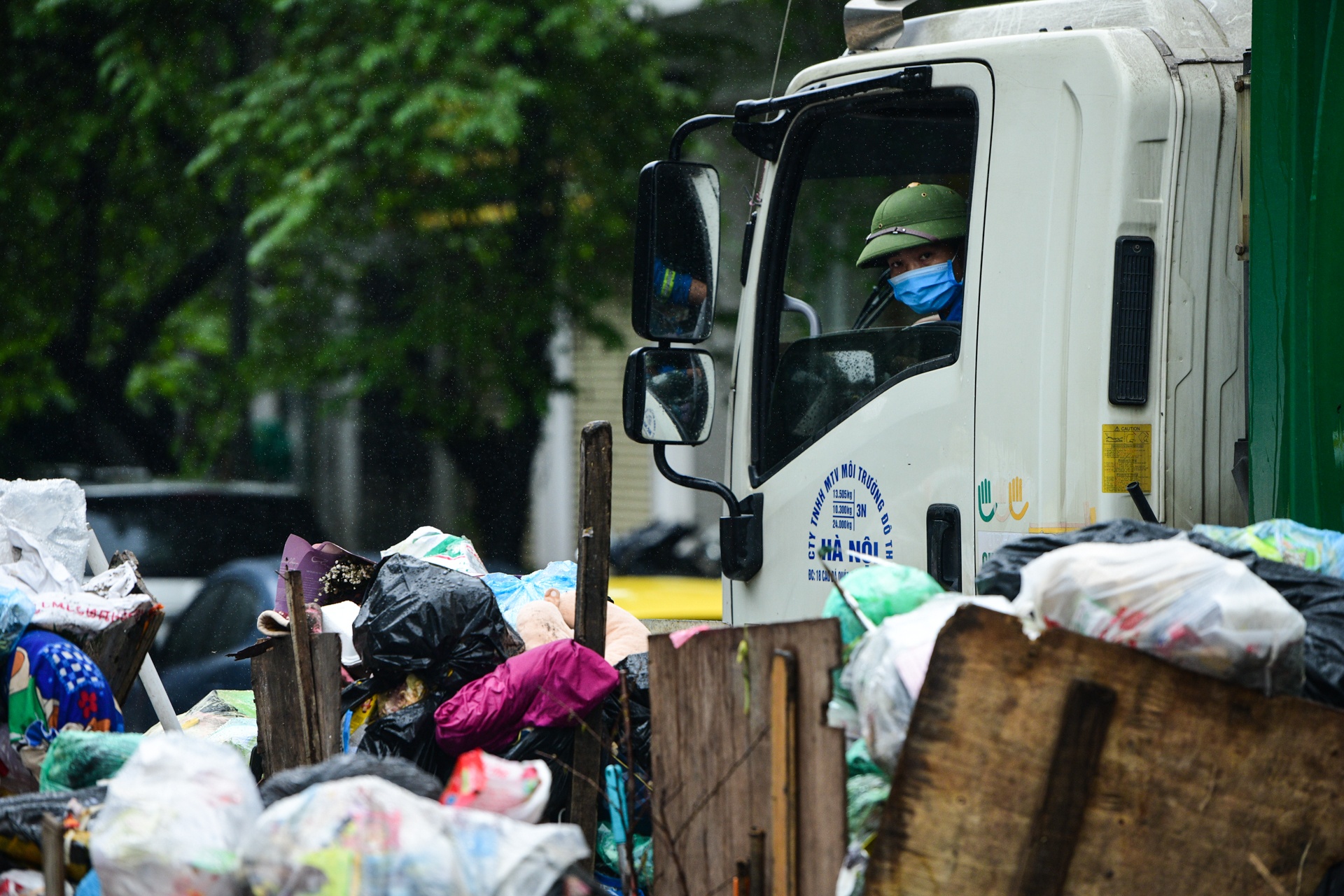 un u rac thai,  quan noi thanh anh 7