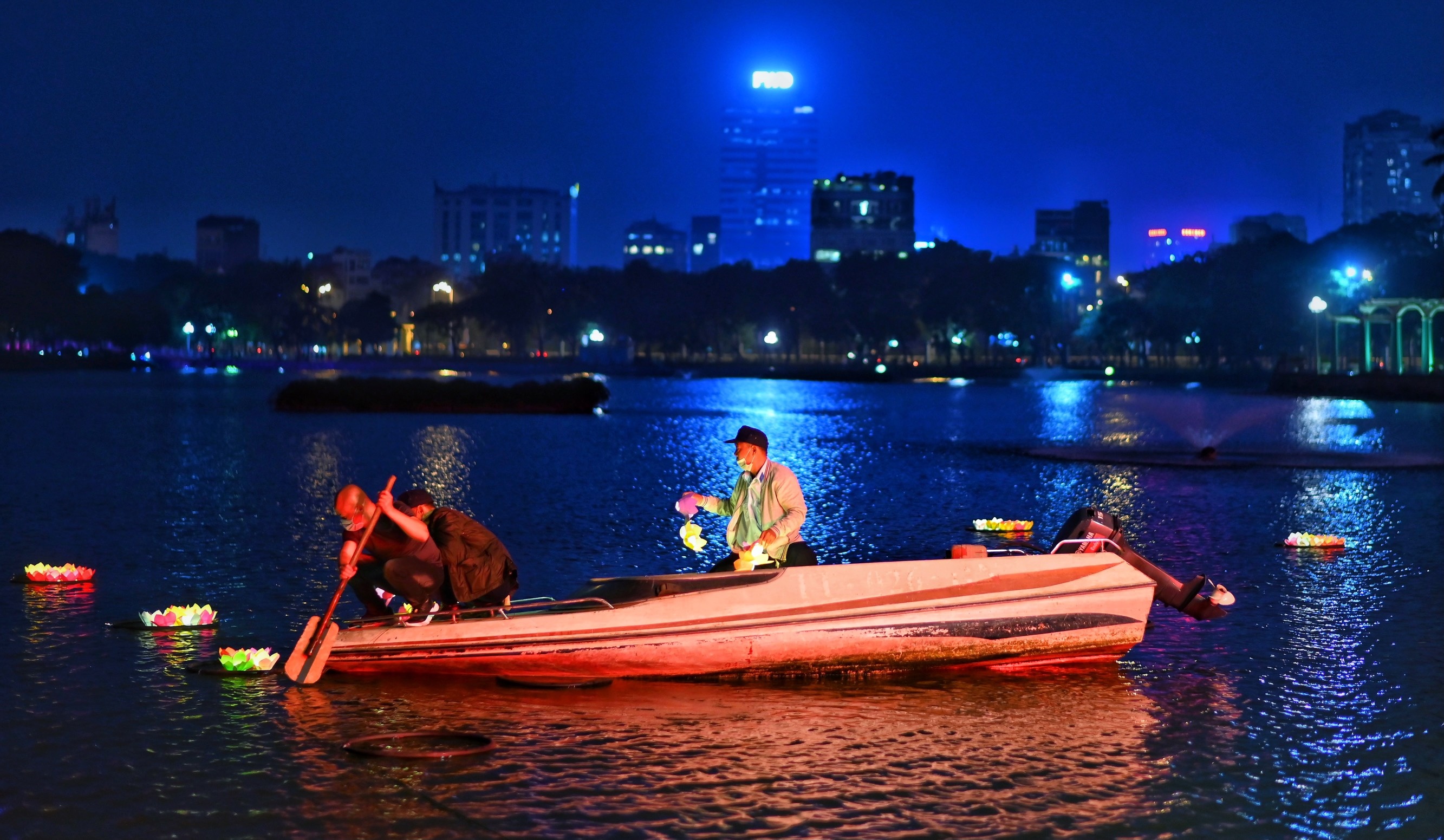 tuong niem nguoi mat vi Covid-19 anh 1