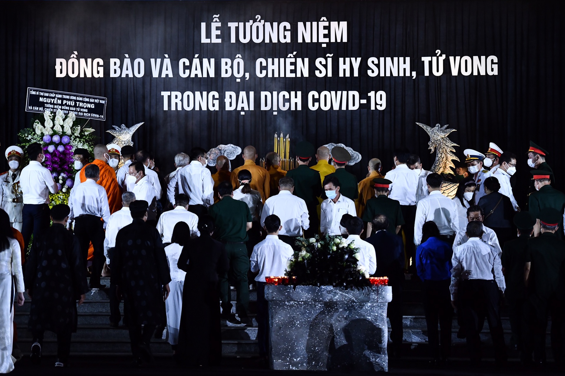 tuong niem nguoi mat vi Covid-19 anh 1