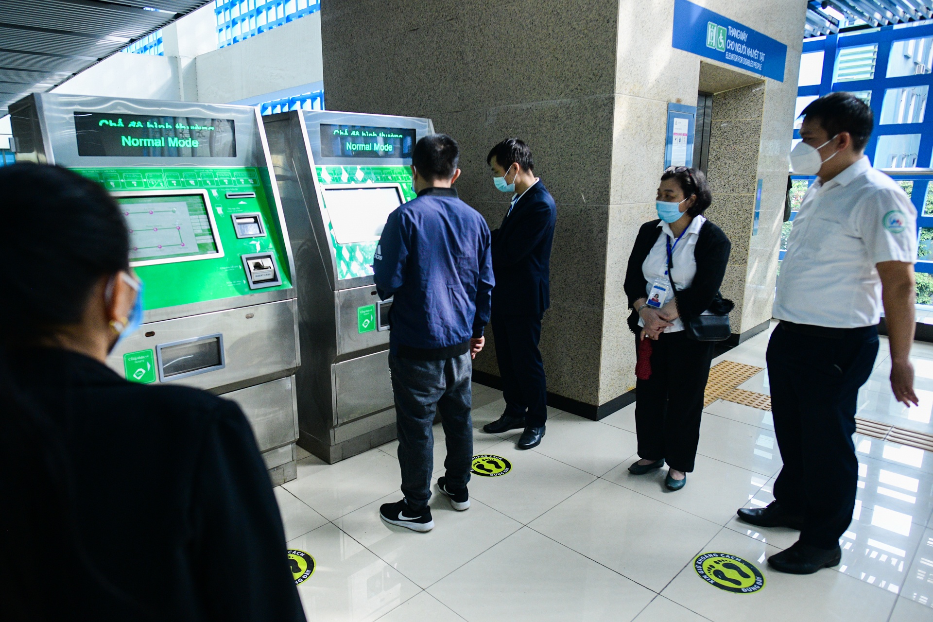 tau Cat Linh - Ha Dong,  mo ban ve tuyen Cat Linh - Ha Dong,  tau sat tren cao anh 13