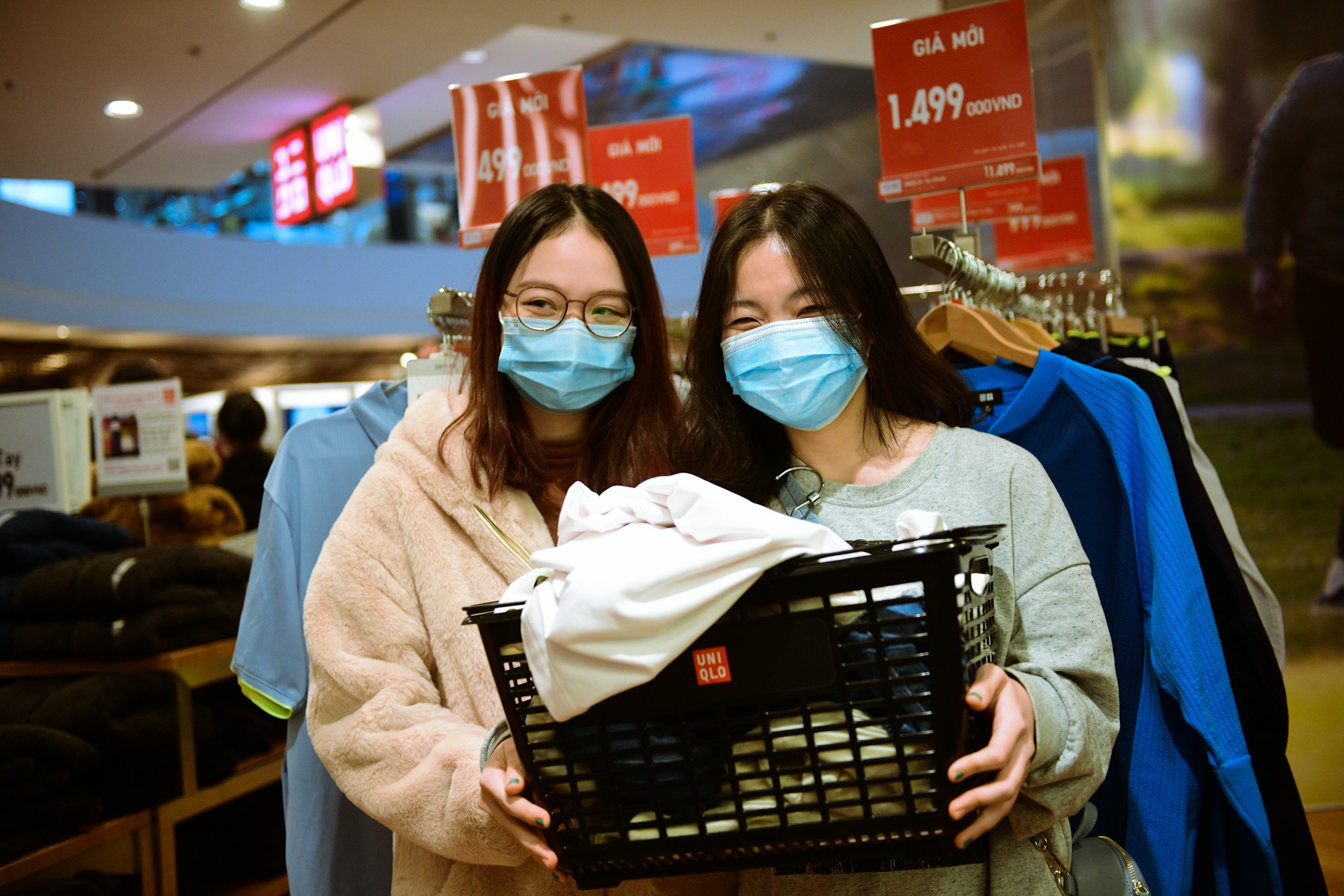 ngay Black Friday,  nguoi Ha Noi xep hang thanh toan anh 11