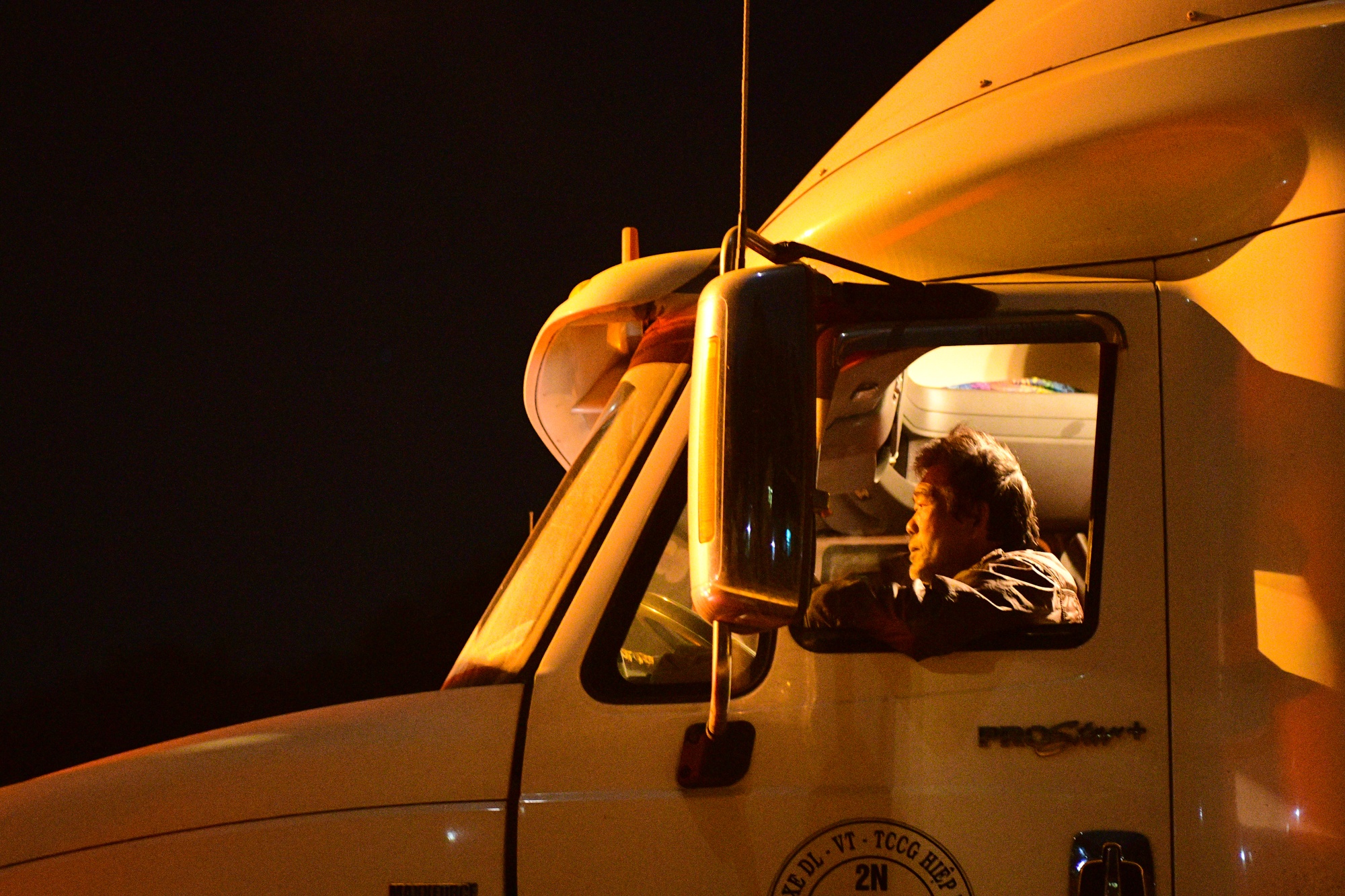 container un u o cua khau,  cua khau Tan Thanh tac nghen anh 4