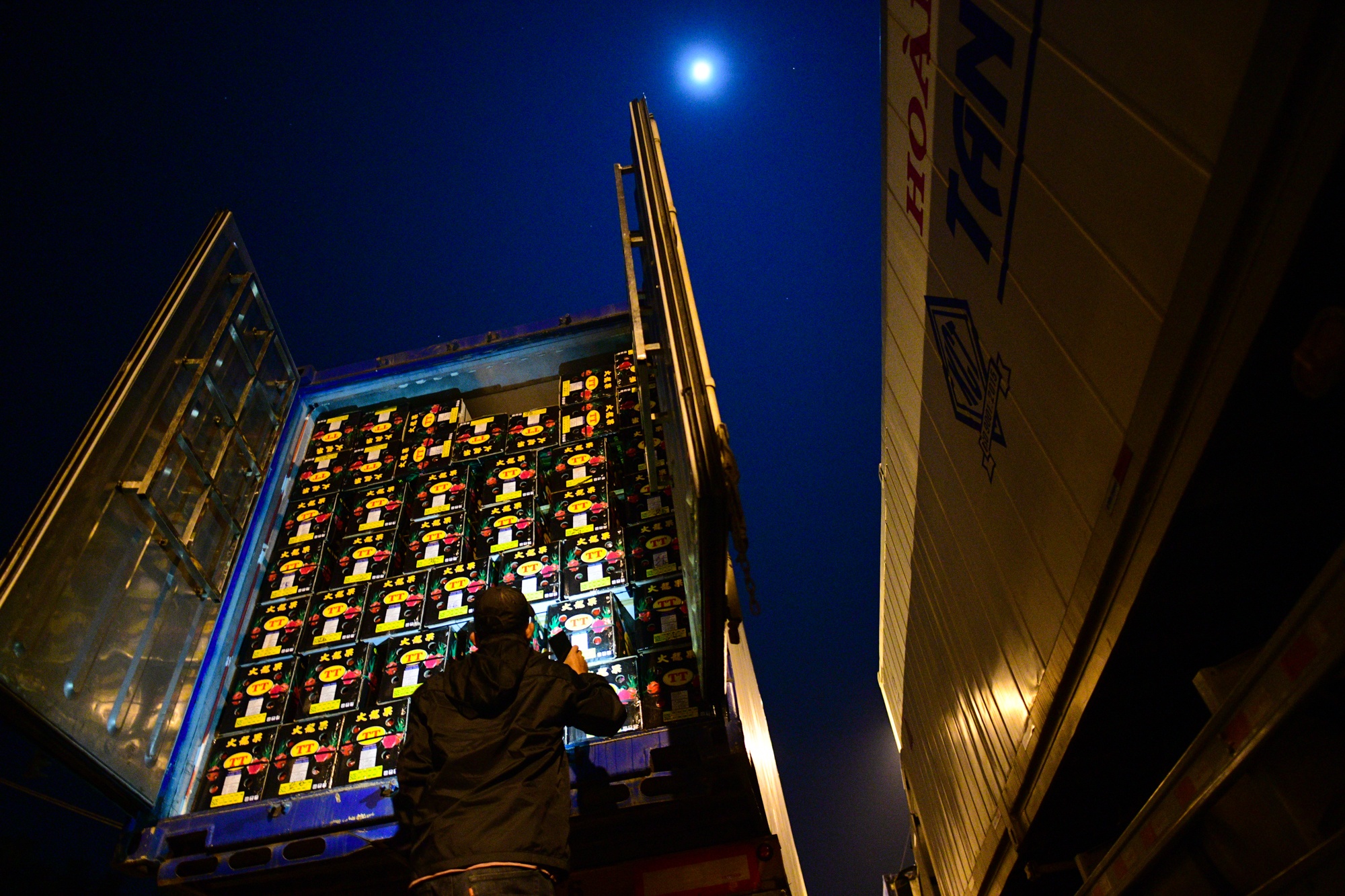 container un u o cua khau,  cua khau Tan Thanh tac nghen anh 8