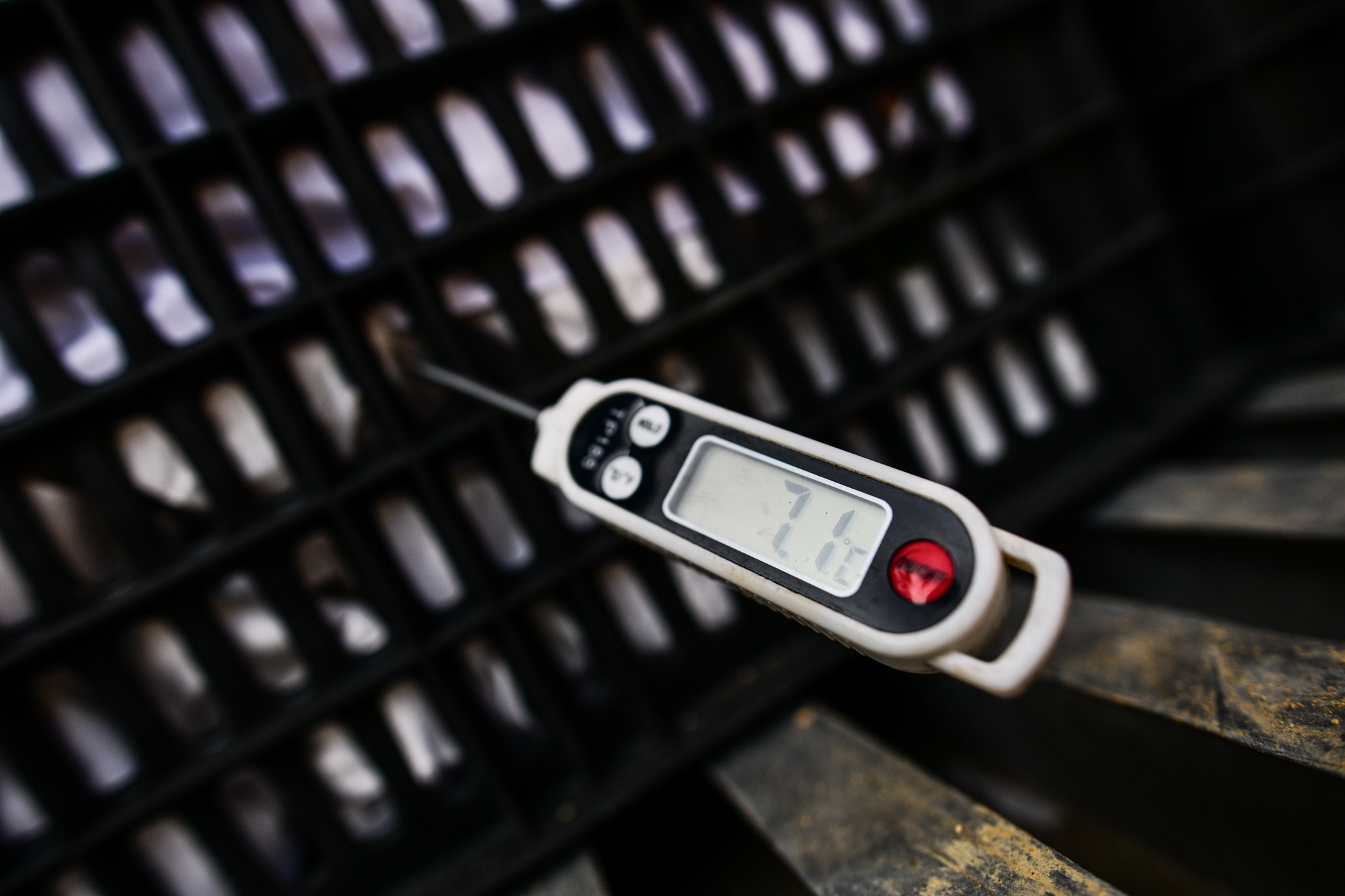 hang nong san un u,  un tac xe container anh 4