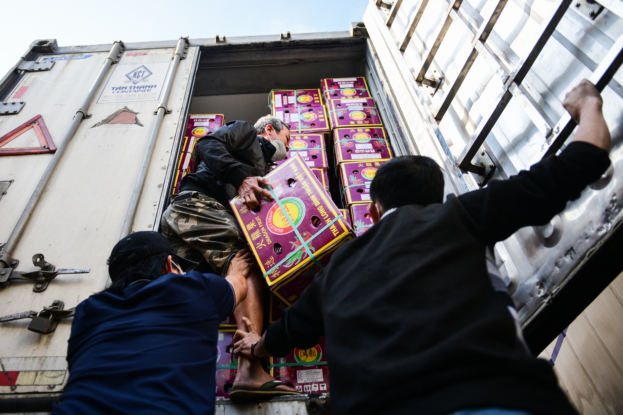 xe container un u vi tac bien,  cua khau Lang Son un tac,  nong san xuat khau anh 38