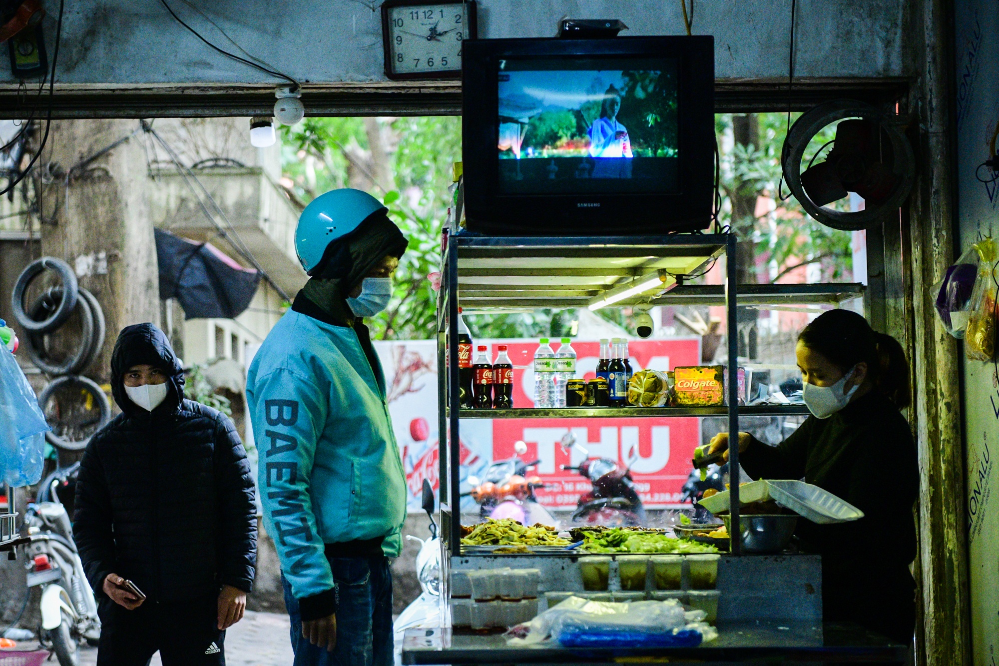 quan noi thanh ban mang ve,  duong pho vang ve,  vung nguy co cao anh 11