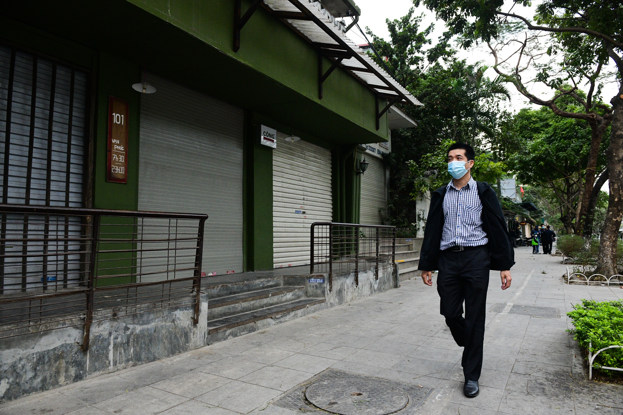 Hang an noi tieng,  quan an ngon Ha Noi,  dong cua ban mang ve anh 10