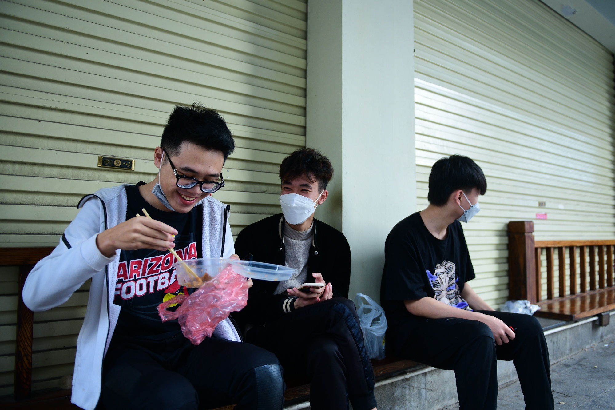 Hang an noi tieng,  quan an ngon Ha Noi,  dong cua ban mang ve anh 2