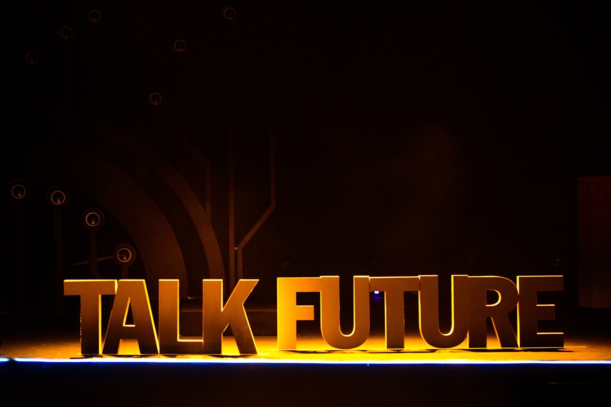 giai thuong khoa hoc anh 16