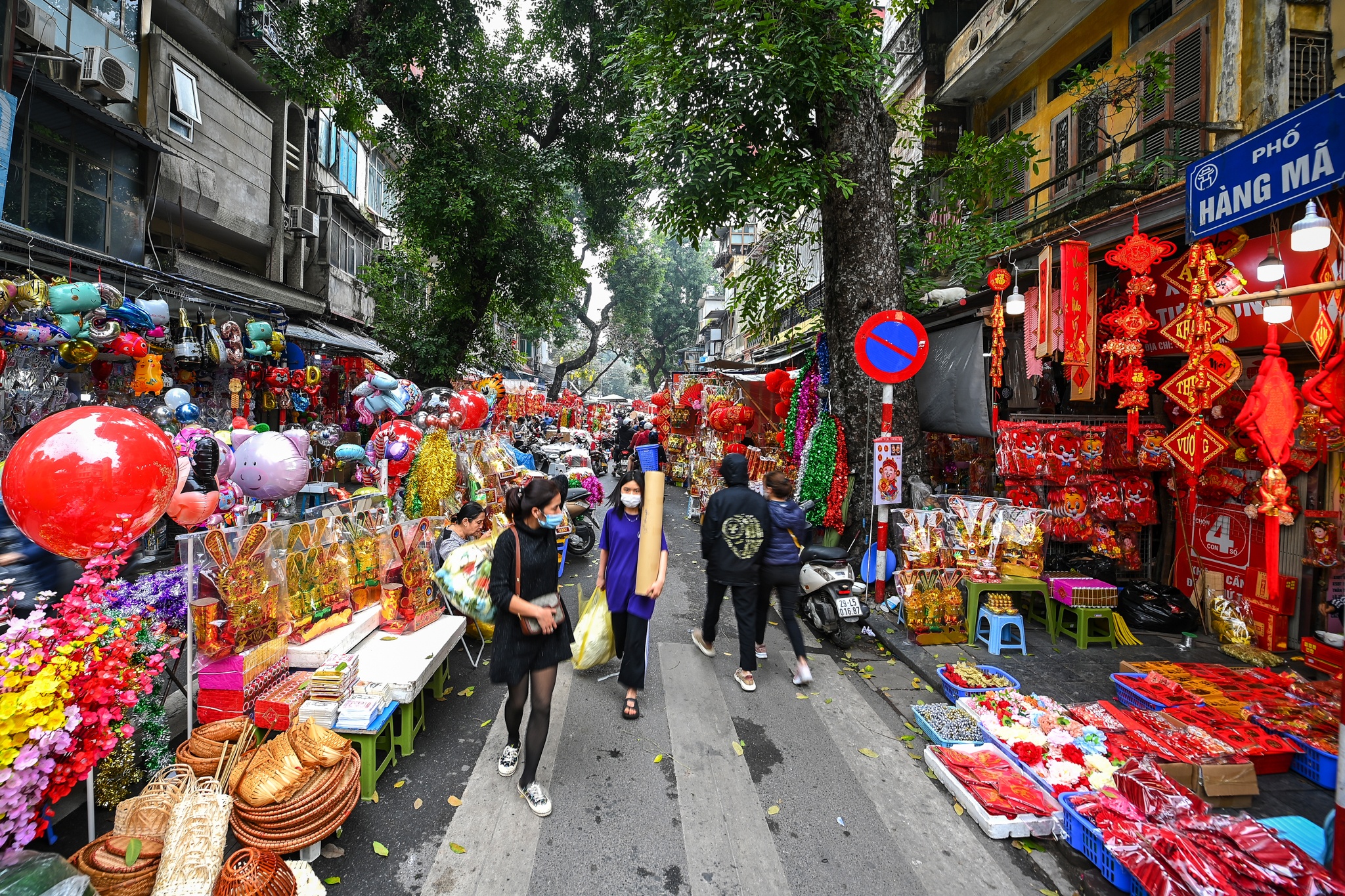 mua sam tet,  TTTM Ha Noi anh 17