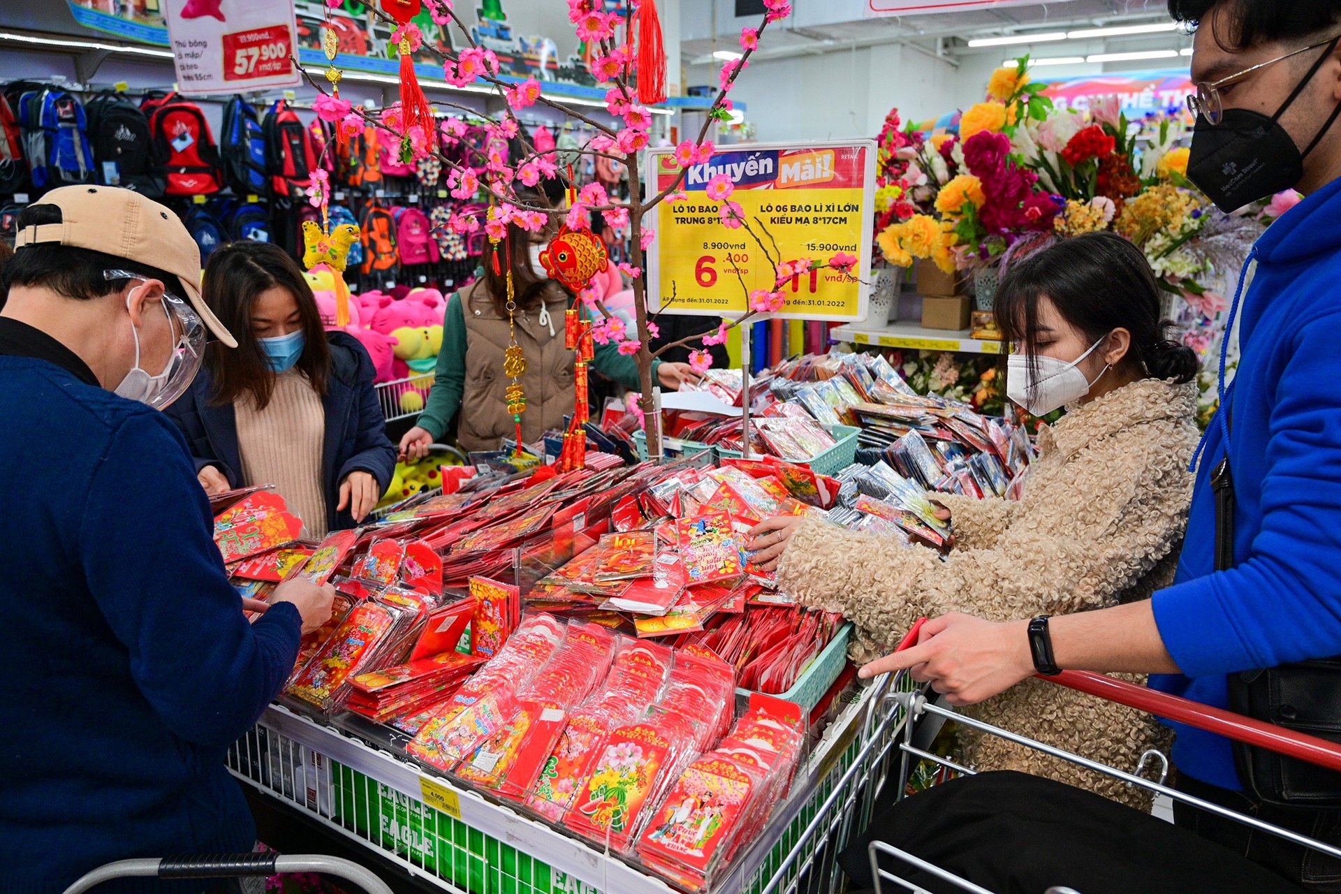 mua sam tet,  TTTM Ha Noi anh 3