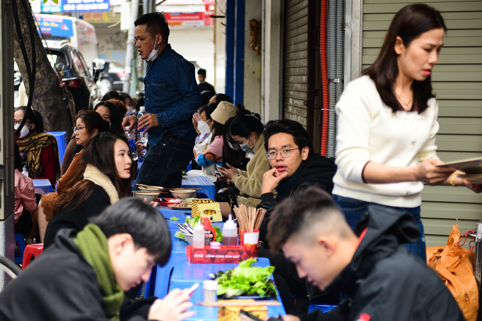 Cac hang an uong o Ha Noi dat khach ngay nghi Tet hinh anh