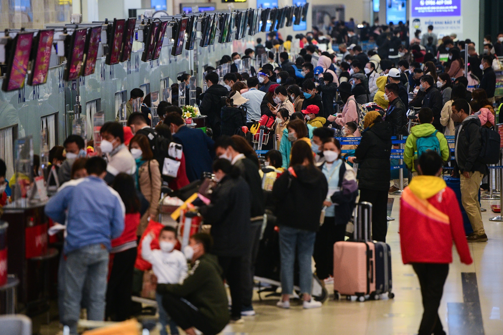 san bay dong duc ngay dau nam,  ve may bay anh 14