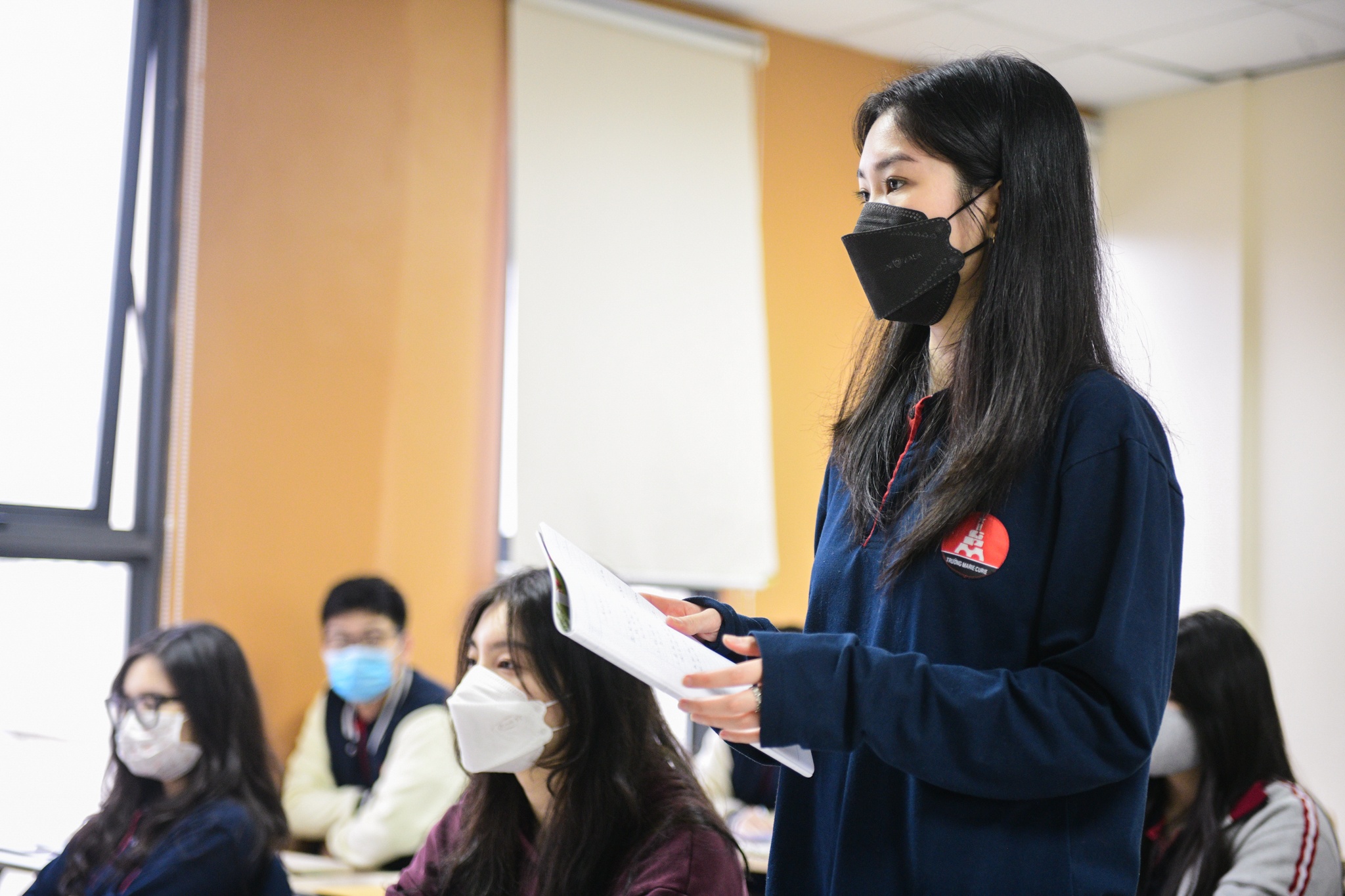 hoc sinh Ha Noi quay lai truong hoc anh 10