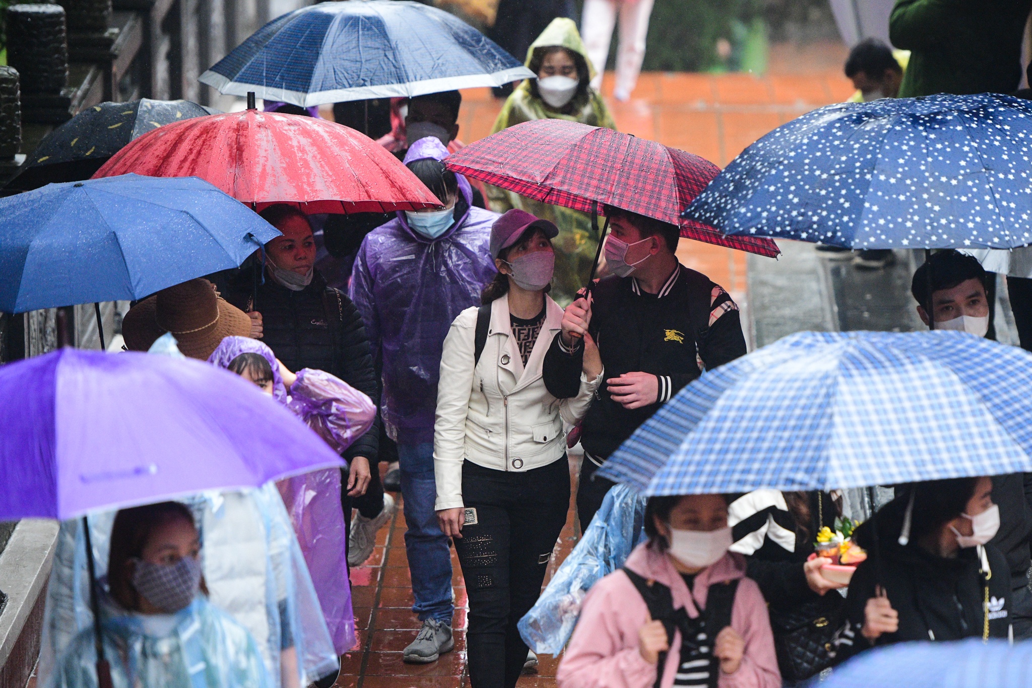 chua Huong mo cua don khach,  dong Huong Tich anh 4