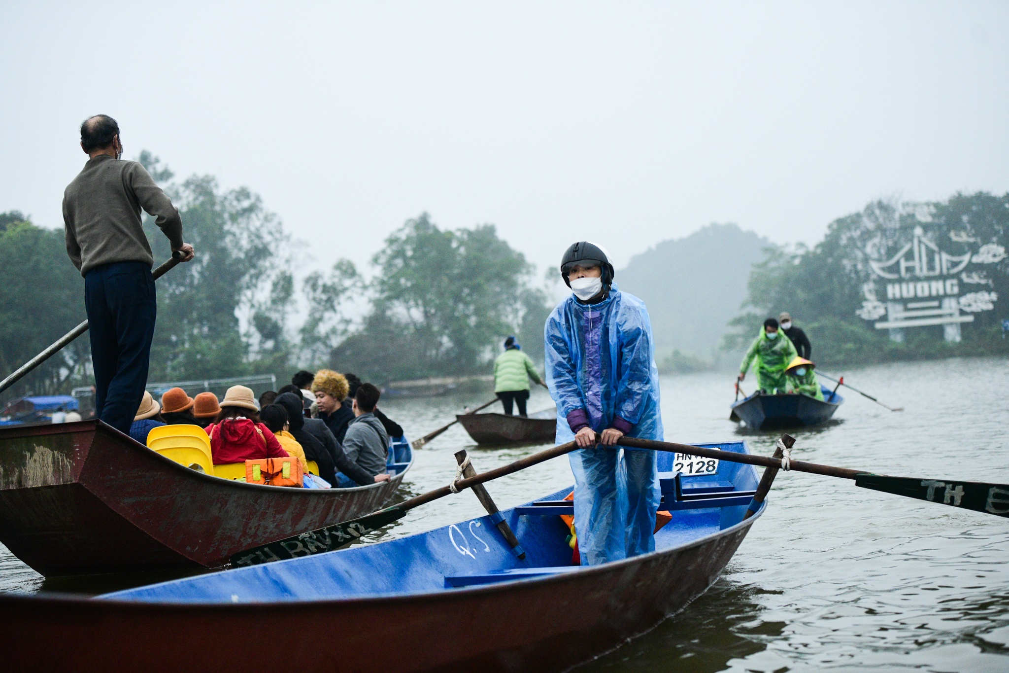 chua Huong mo cua don khach,  dong Huong Tich anh 11