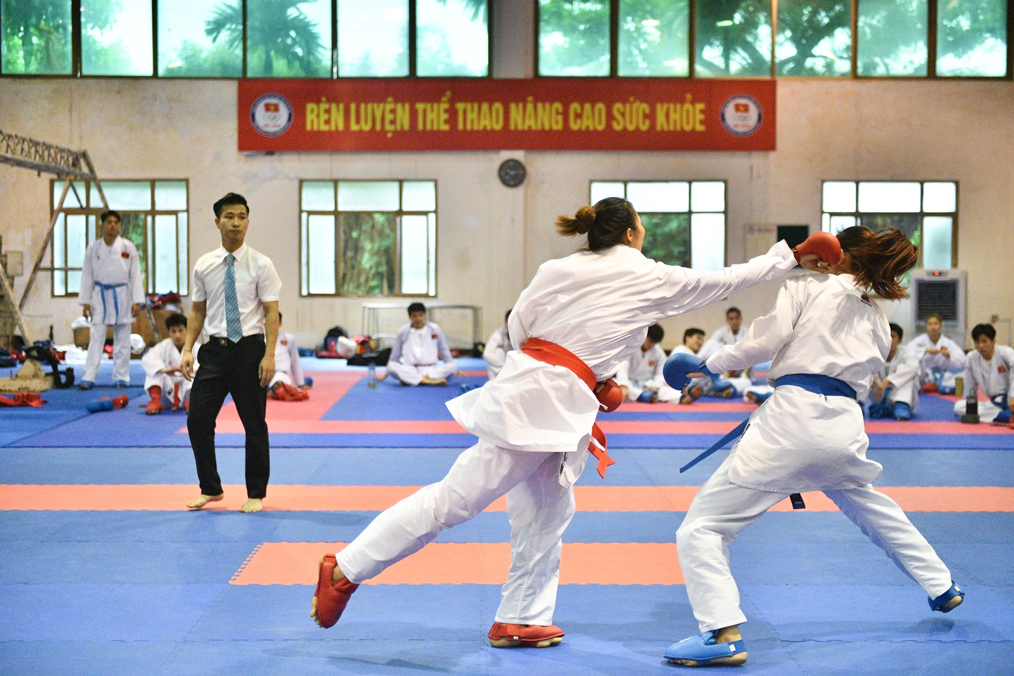 tap luyen cho SeaGames,  thi dau the thao anh 2