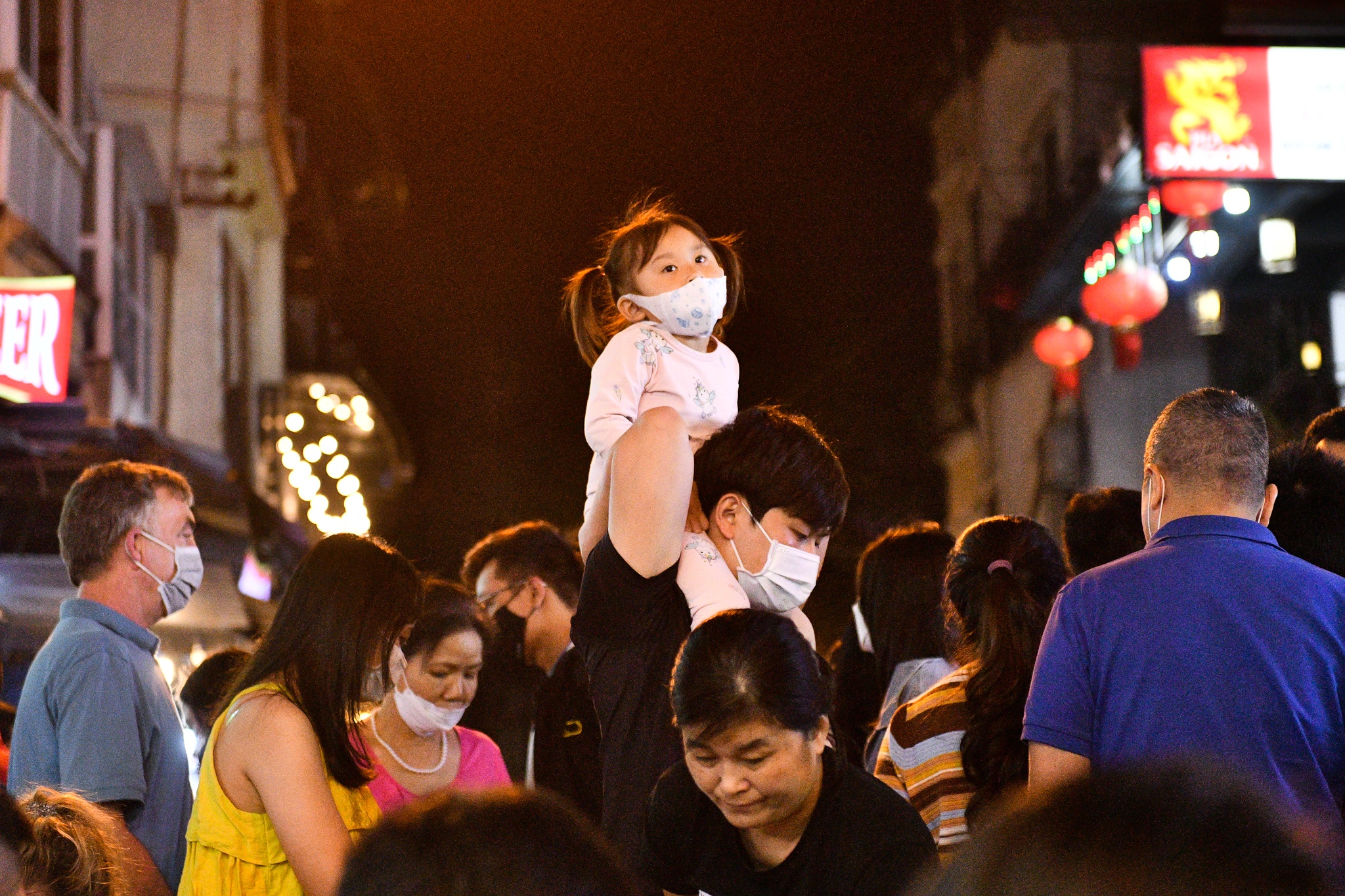 nghi le 1/5,  diem vui choi Ha Noi,  Ha Noi ve dem anh 11
