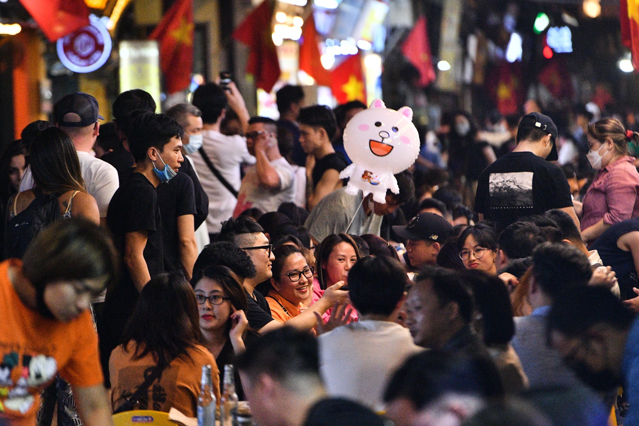 nghi le 1/5,  diem vui choi Ha Noi,  Ha Noi ve dem anh 4