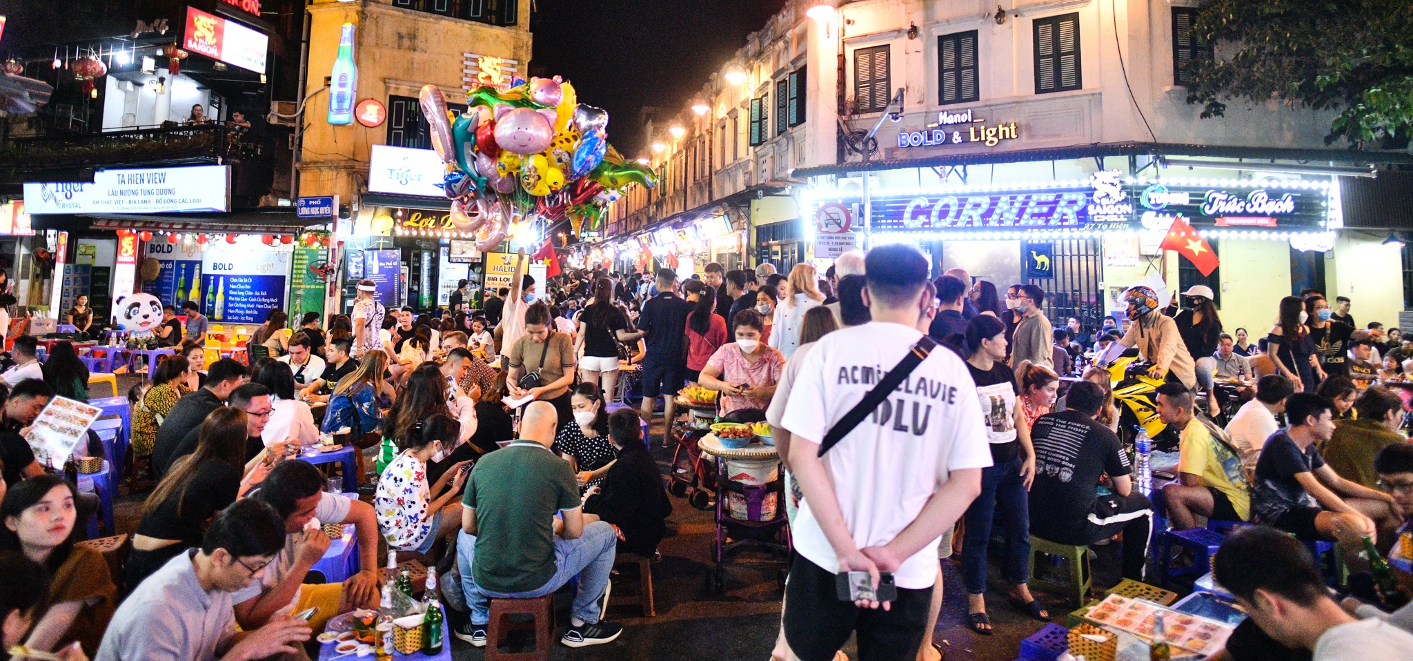 nghi le 1/5,  diem vui choi Ha Noi,  Ha Noi ve dem anh 1