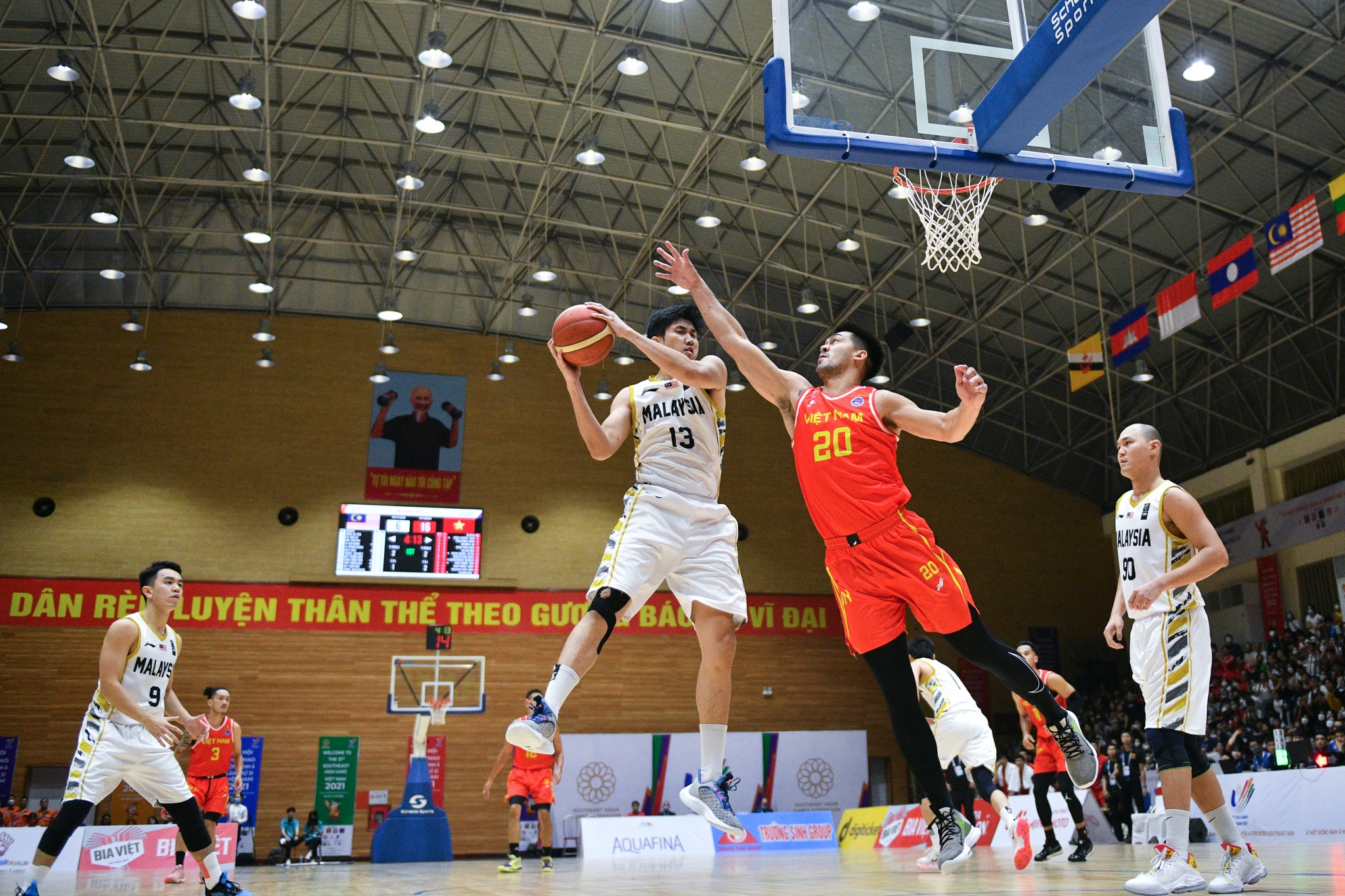 the thao Viet Nam,  cau thu bong ro,  Chris Dierker anh 3