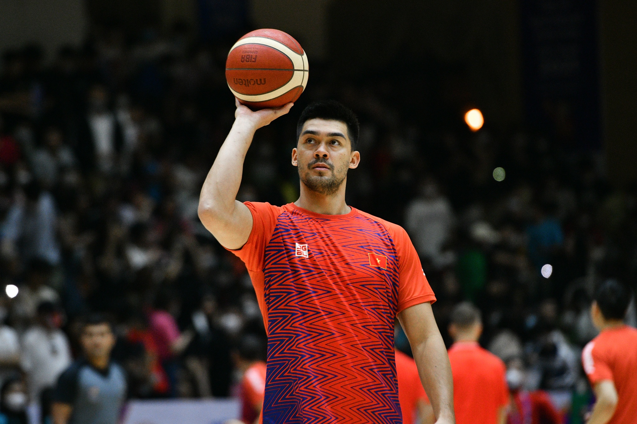 Dierker,  cau thu Tran Dang Khoa,  thi dau bong ro anh 3