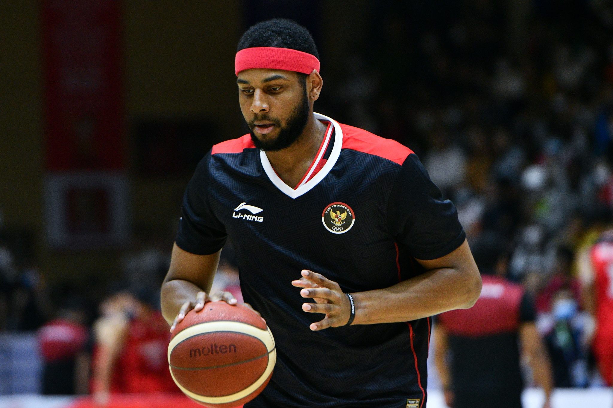 Dierker,  cau thu Tran Dang Khoa,  thi dau bong ro anh 4