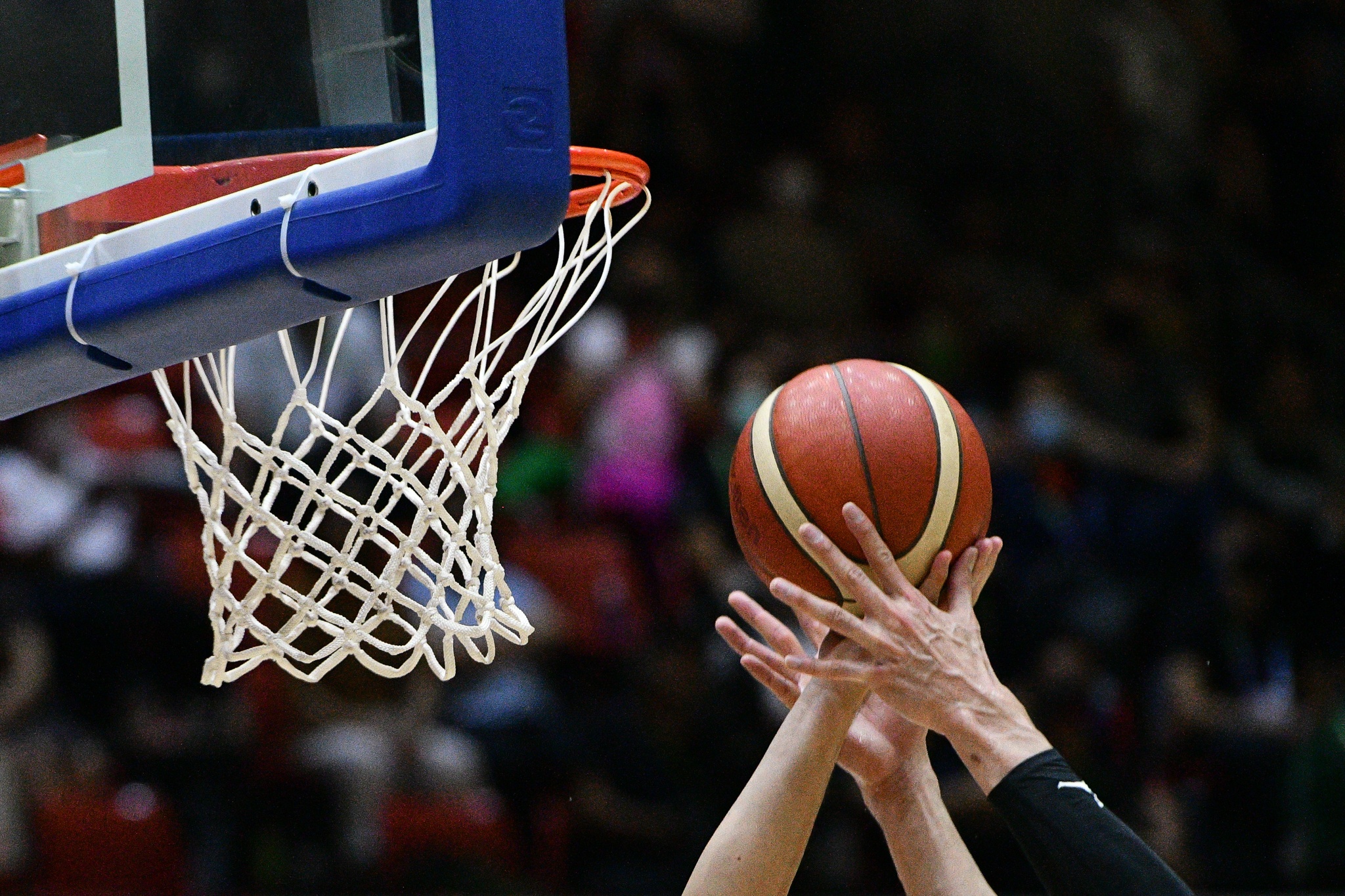 thi dau bong ro,  Indonesia - Philippines,  tranh huy chuong vang anh 8