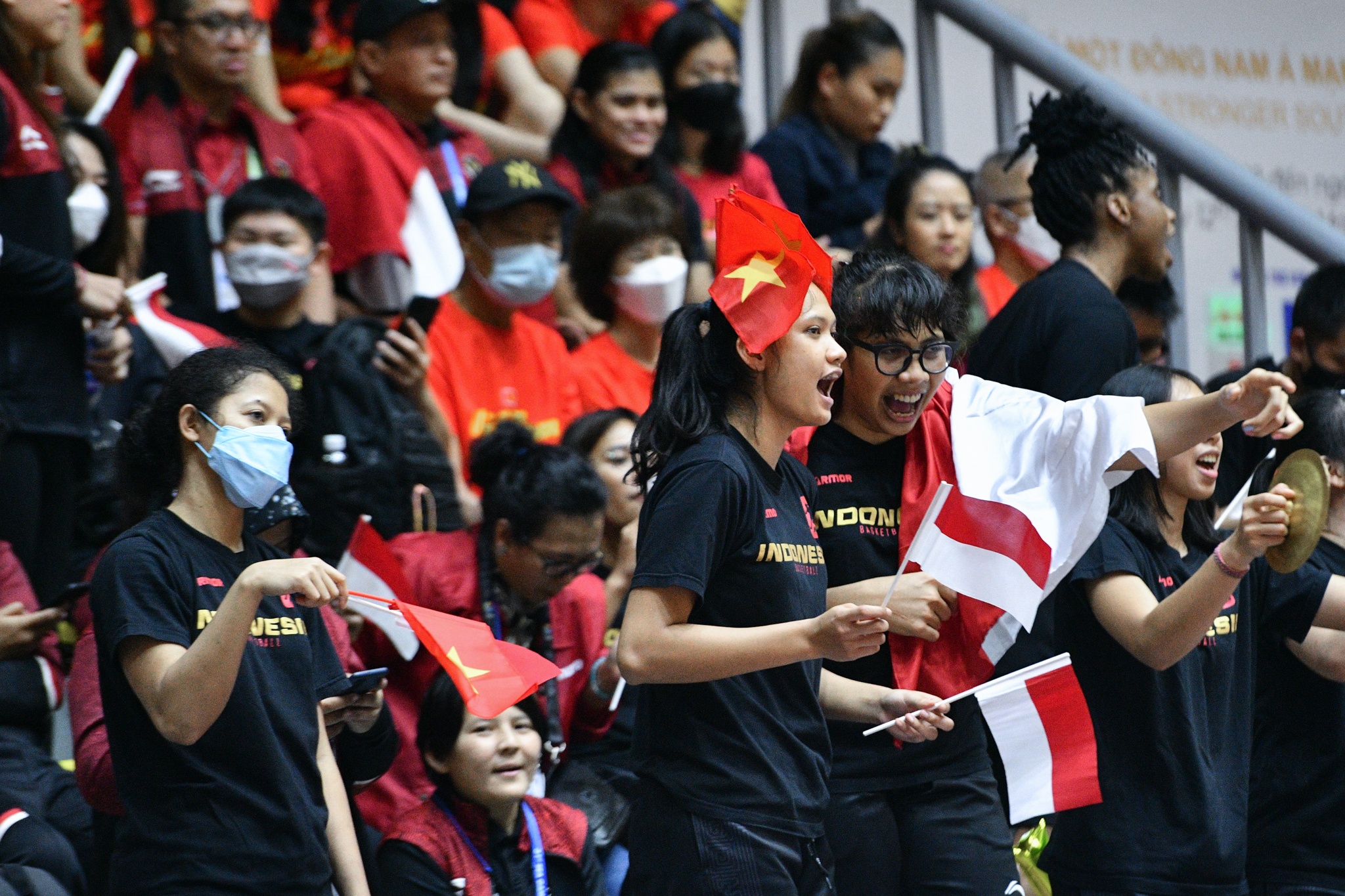 thi dau bong ro,  Indonesia - Philippines,  tranh huy chuong vang anh 1