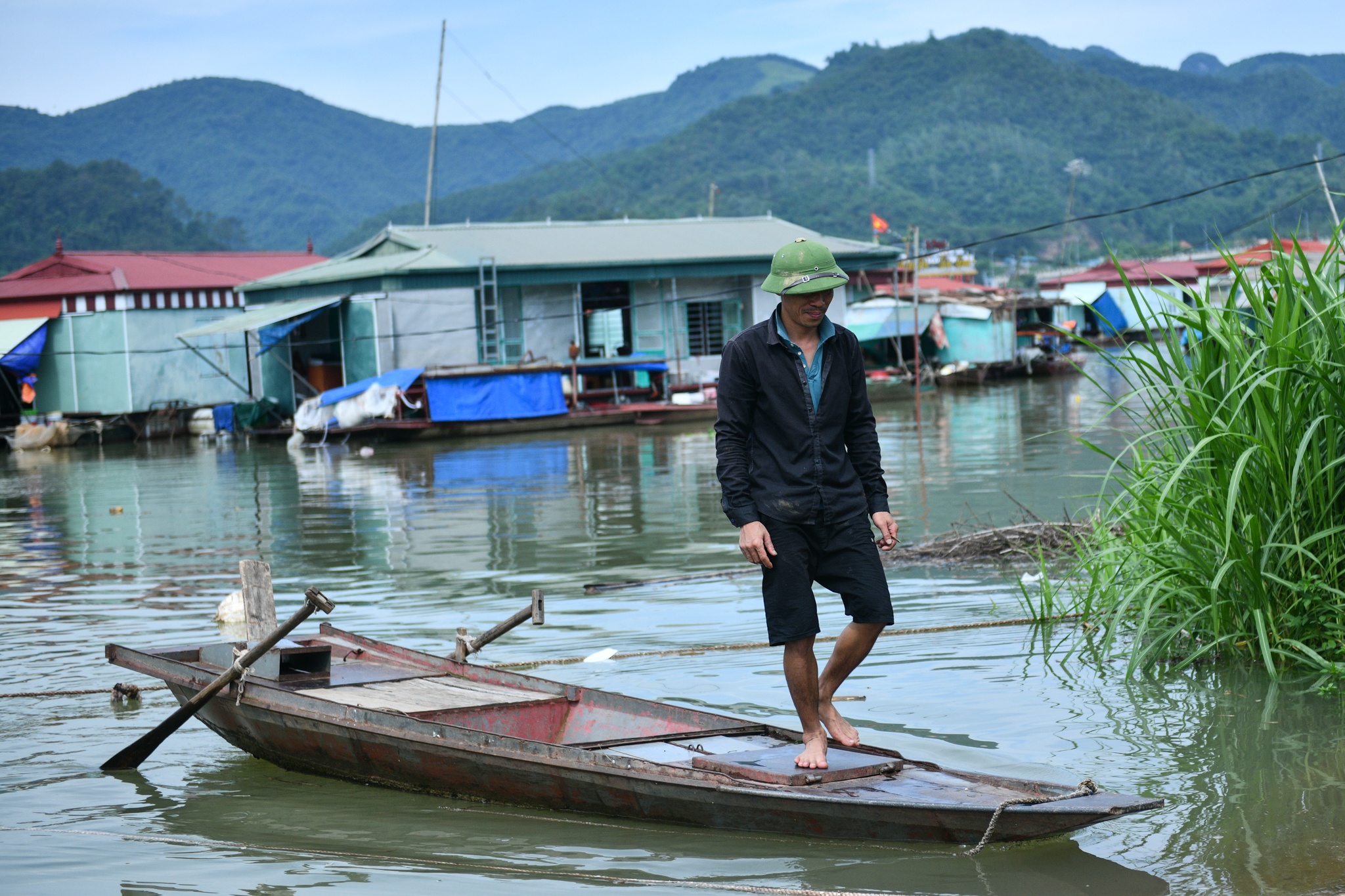 Dan nom nop lo tai san 'doi non ra di' khi thuy dien Hoa Binh xa lu anh 11