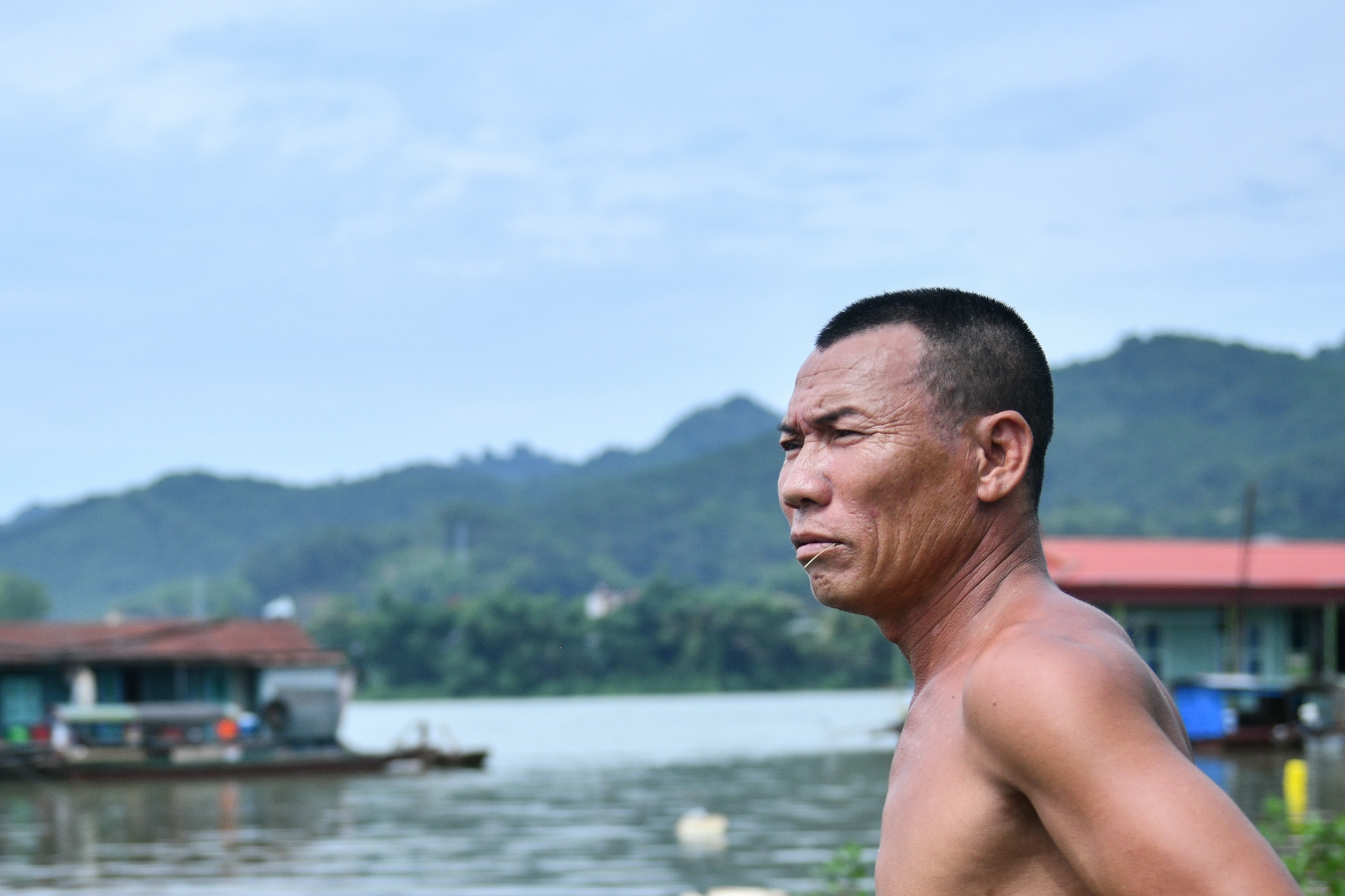 Dan nom nop lo tai san 'doi non ra di' khi thuy dien Hoa Binh xa lu anh 6