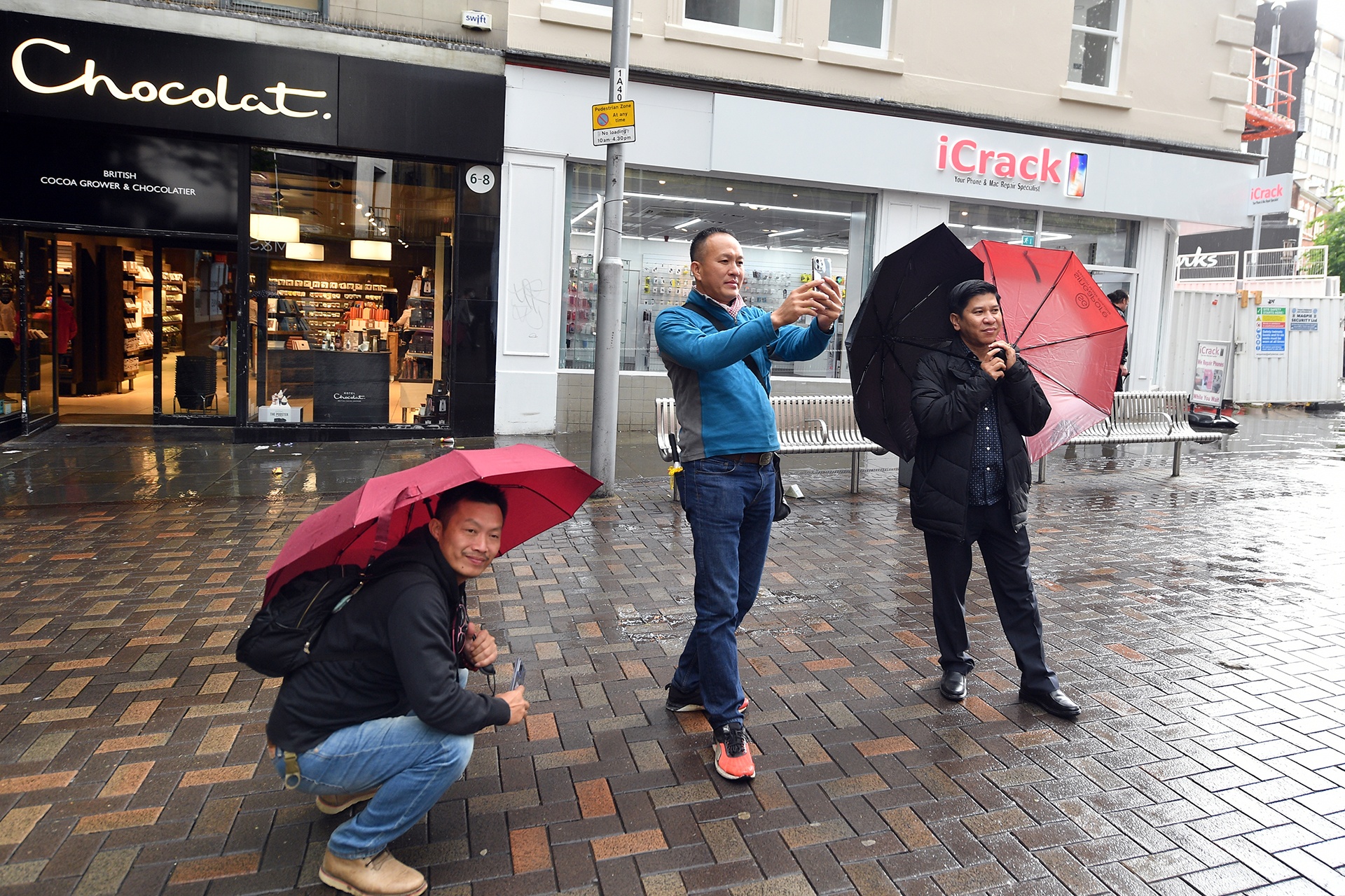 huong dan vien du lich,  du lich quoc te,  bay quoc te anh 30