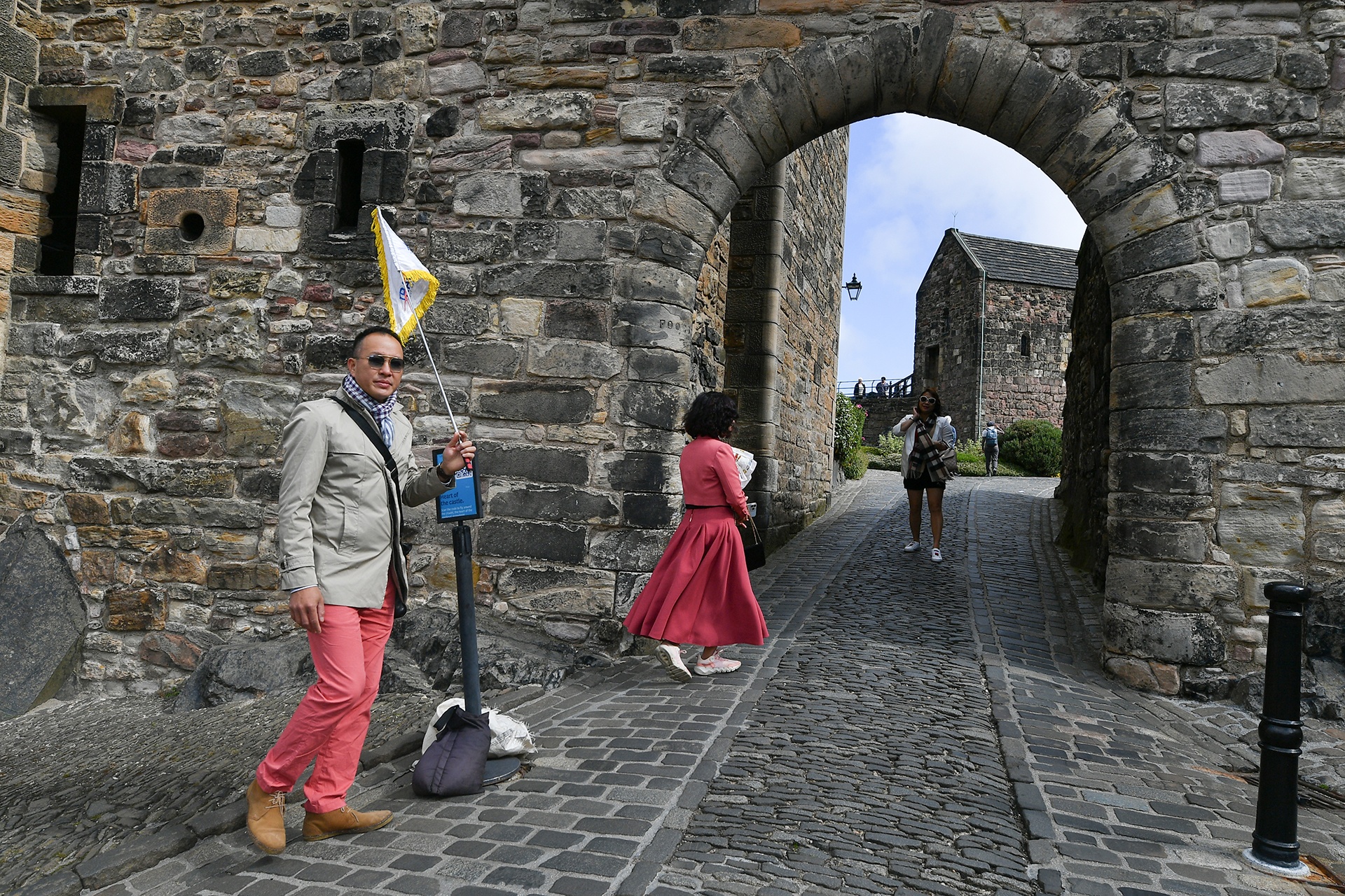 huong dan vien du lich,  du lich quoc te,  bay quoc te anh 38