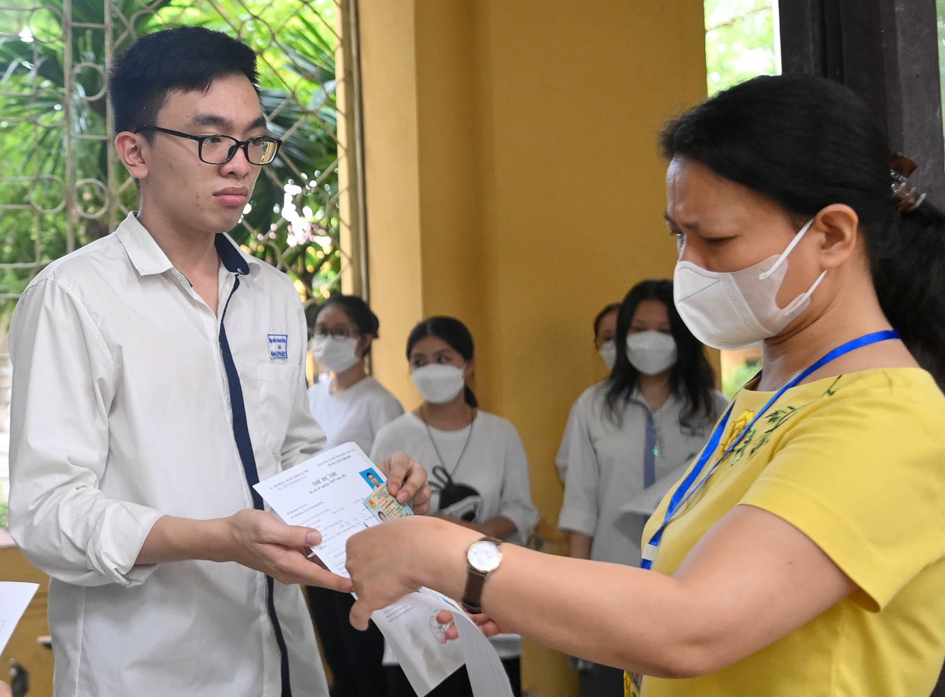 thi tot nghiep THPT,  mon thi Ngu Van anh 10