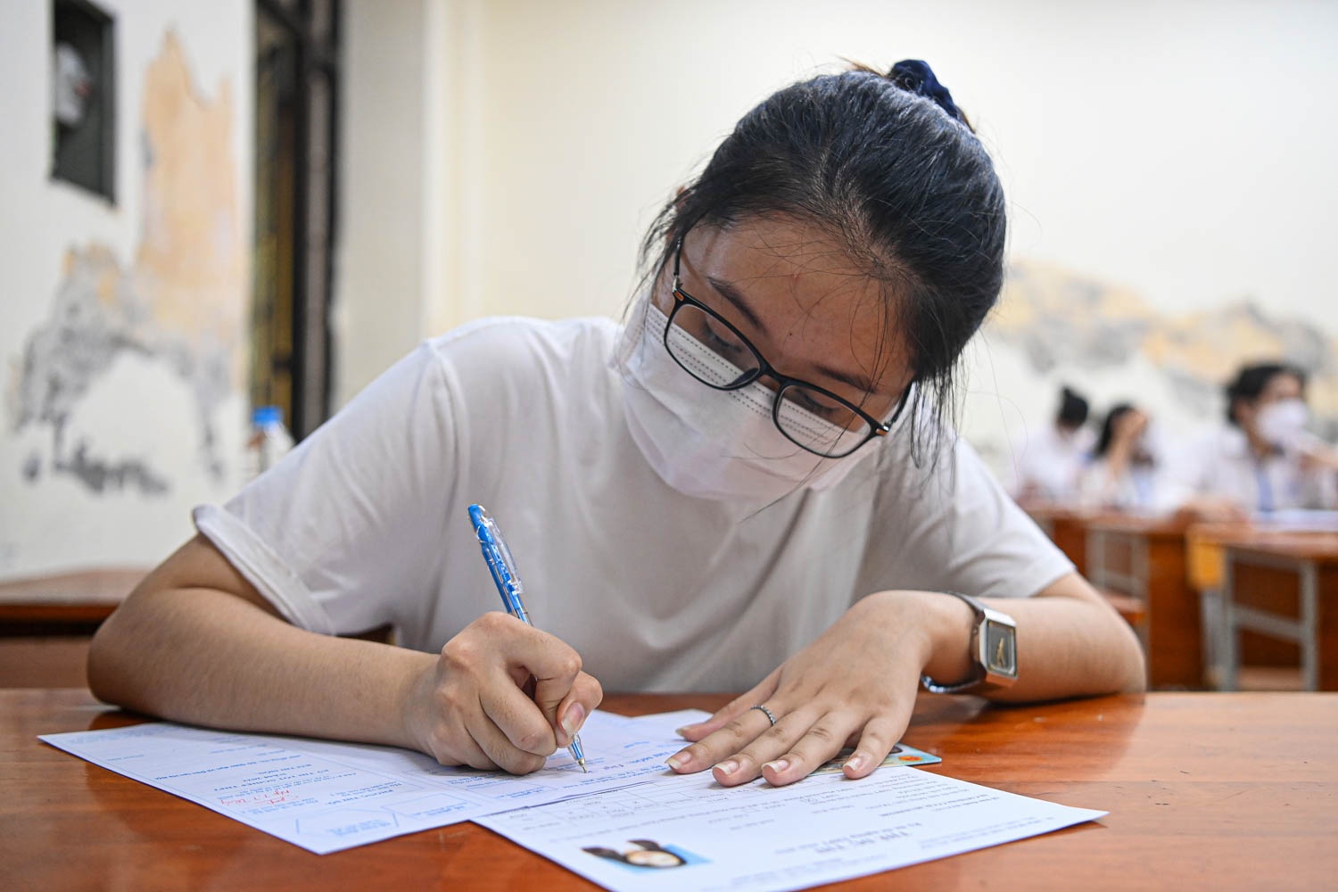 thi tot nghiep THPT,  mon thi Ngu Van anh 14