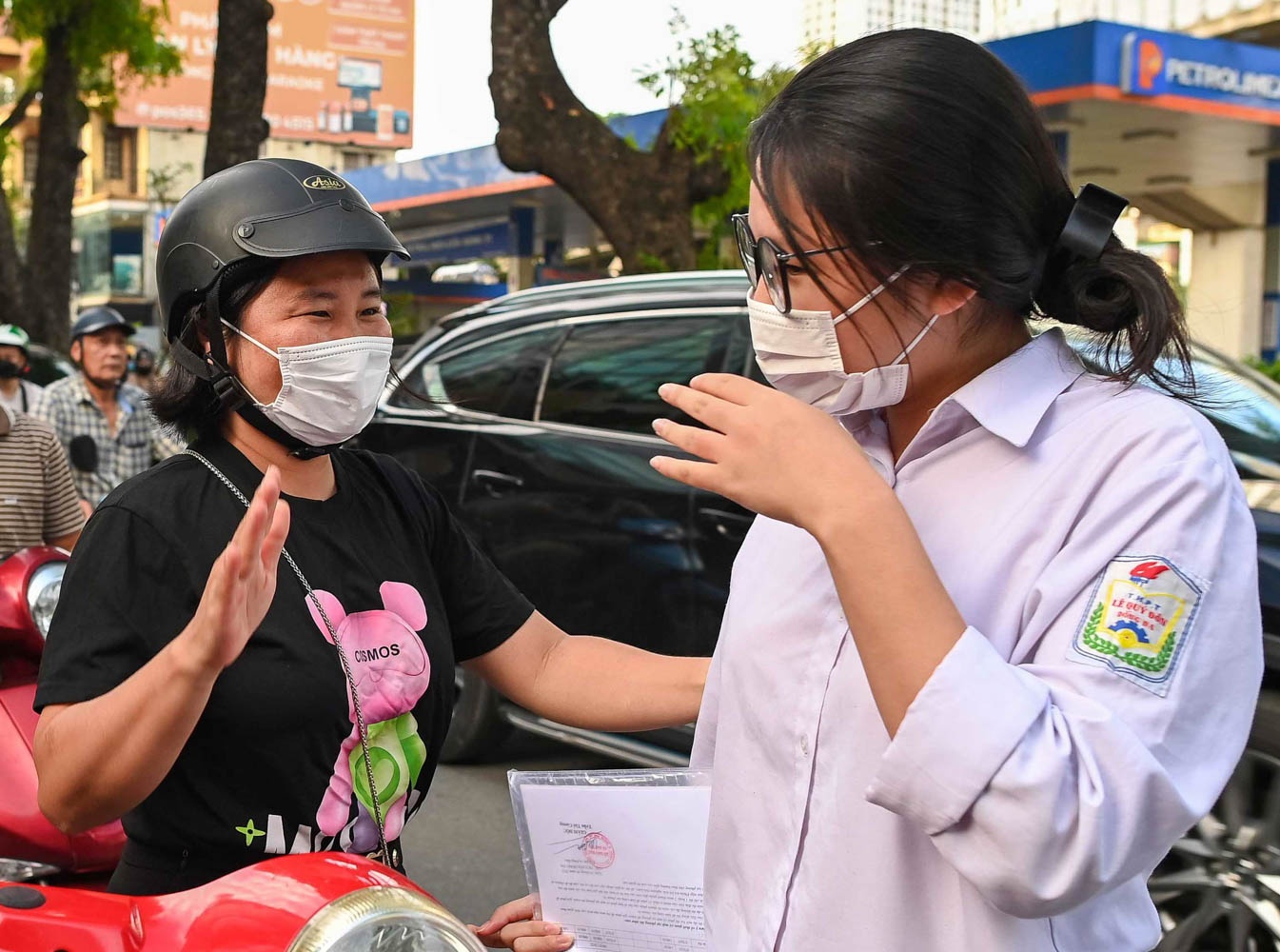 thi tot nghiep THPT,  mon thi Ngu Van anh 5