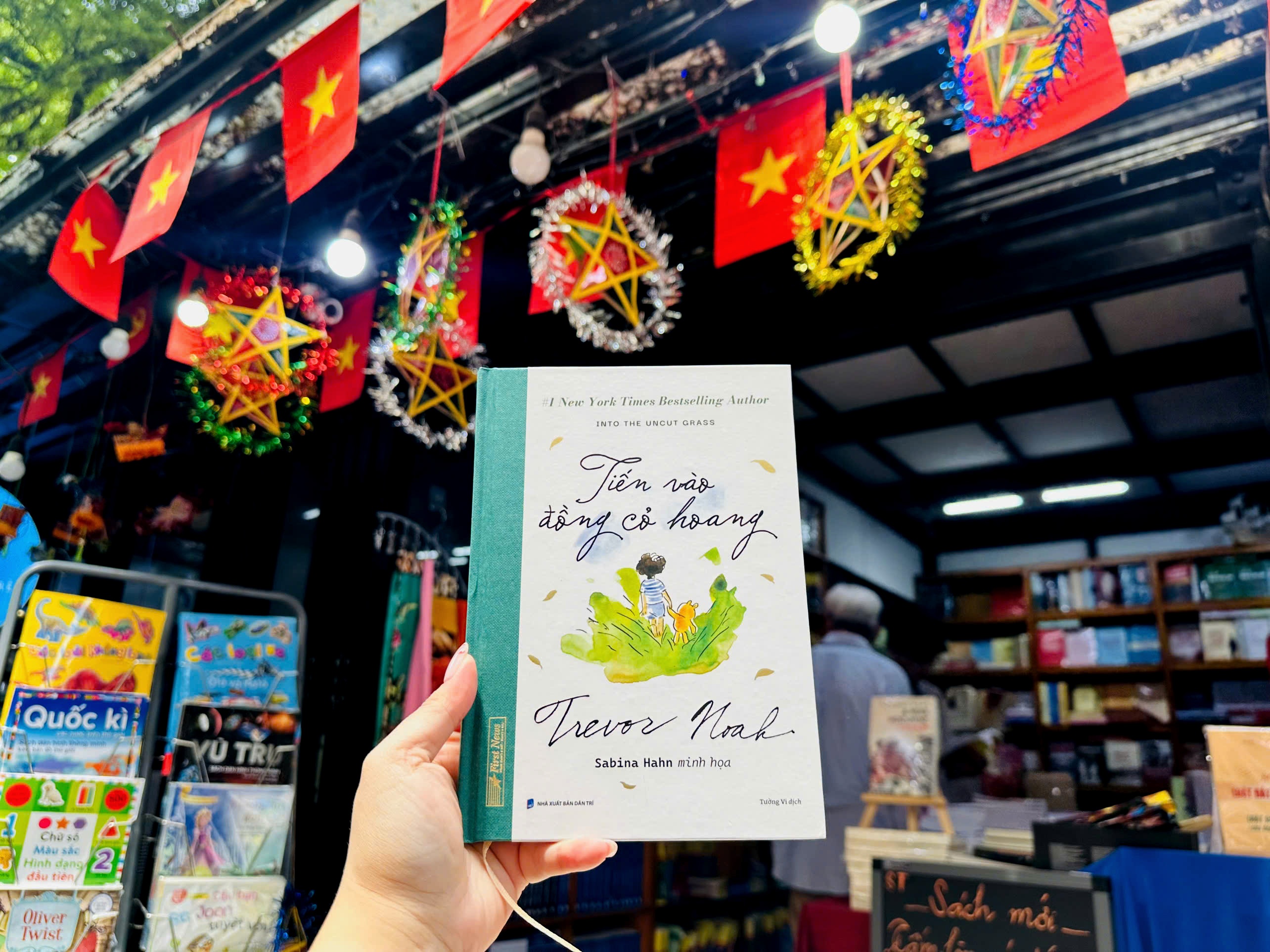 Khi tri tuong tuong thap sang mua Trung thu hinh anh