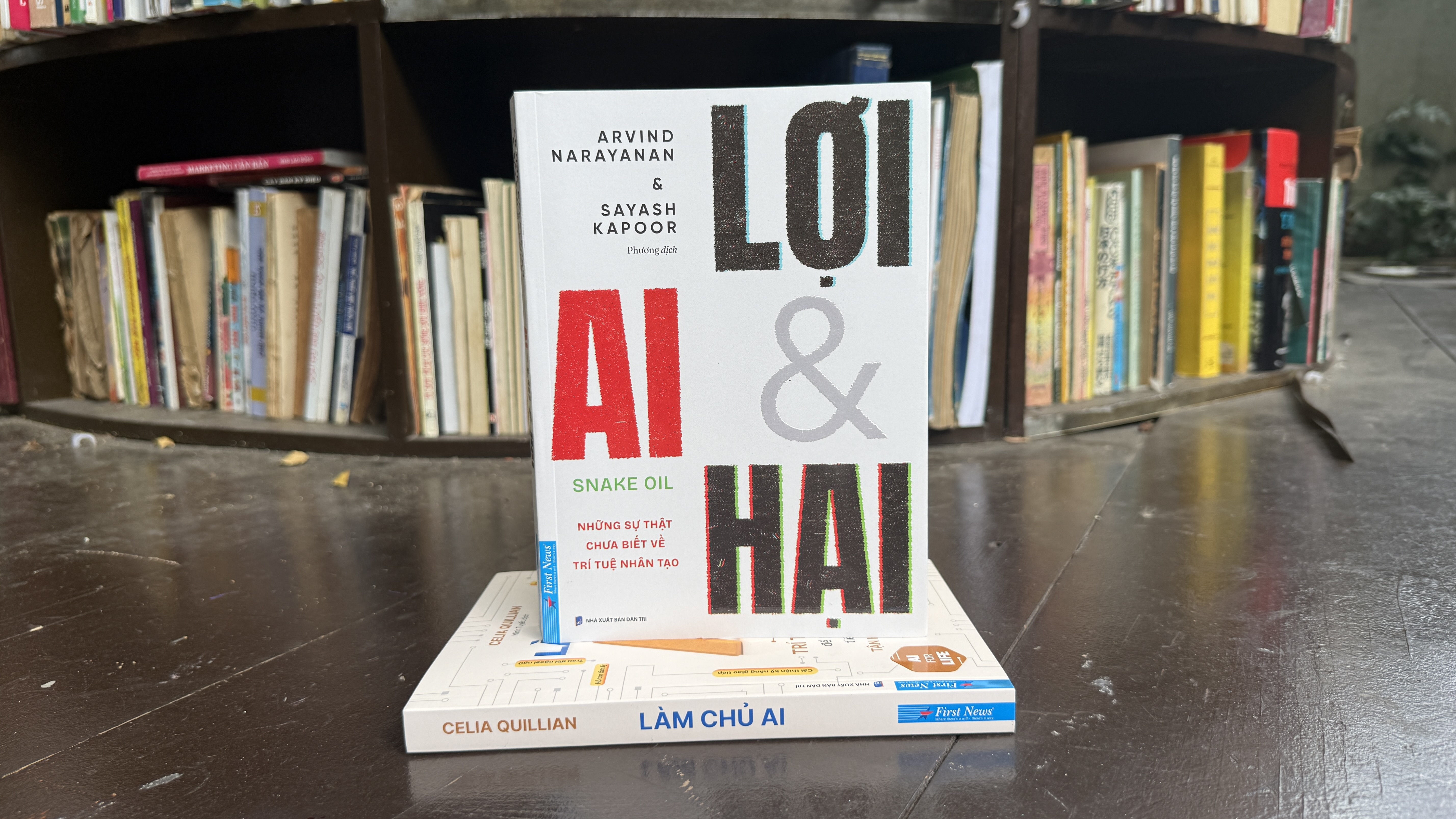 AI Loi va hai anh 1